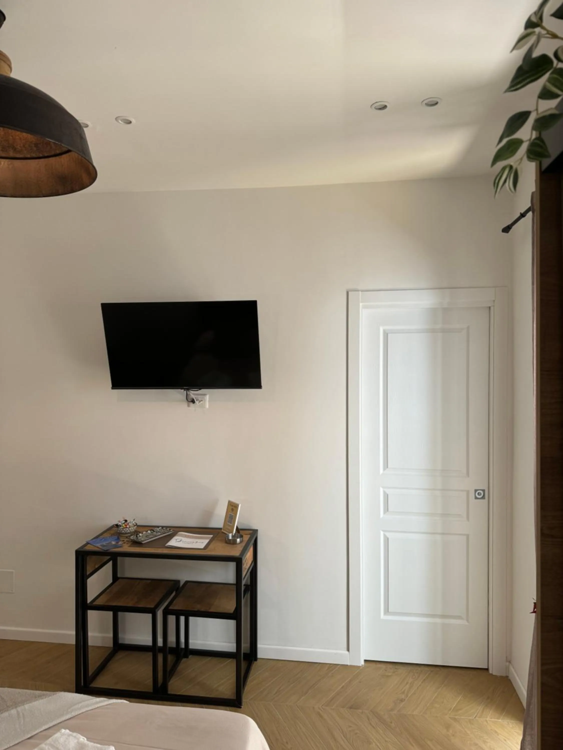 Gennarino Apartments - Panorama Suite with balcony and Urban Loft