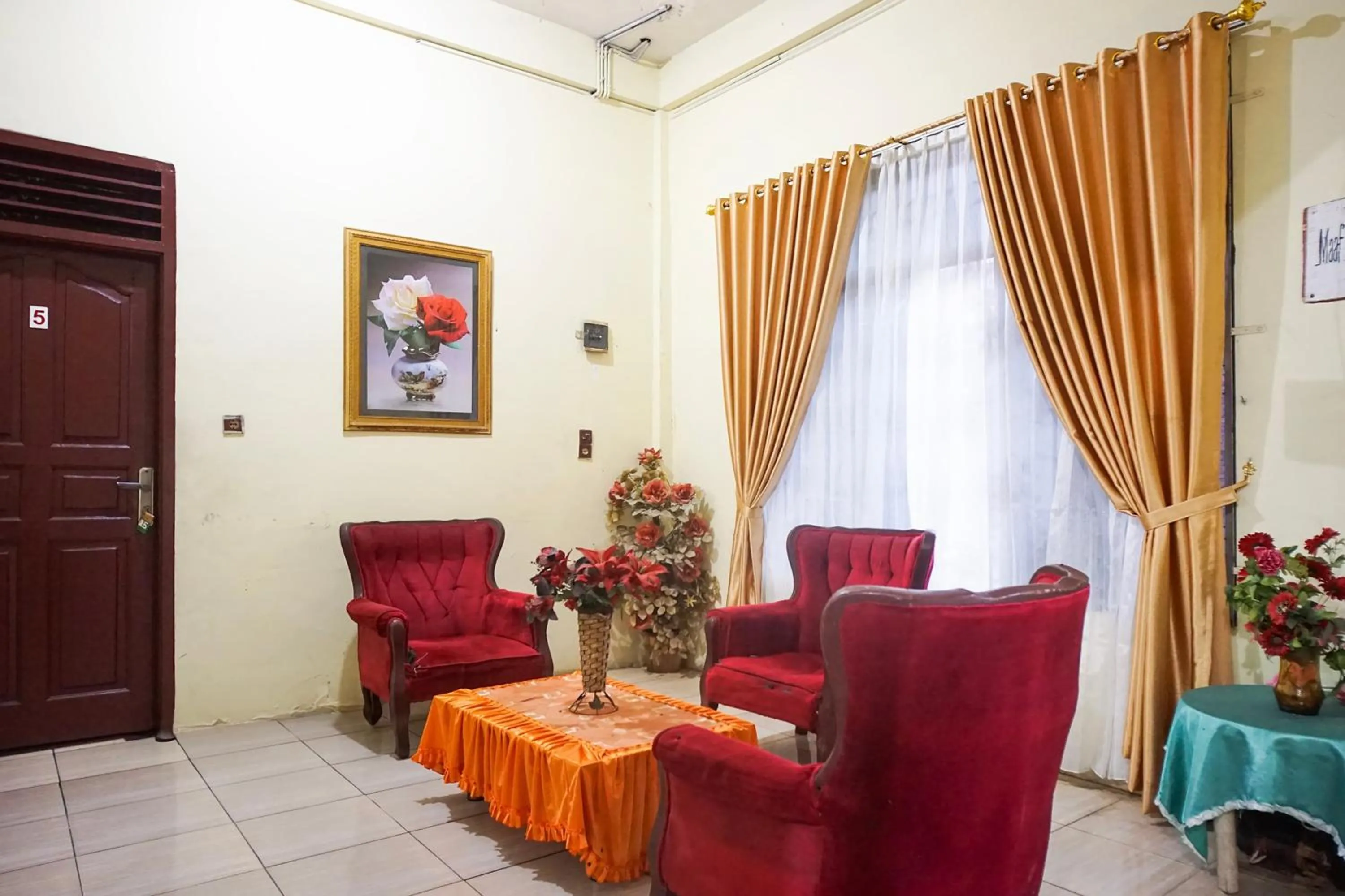 Lobby or reception in Hotel O Tamara Homestay SyariahNearMasjid Raya Medan