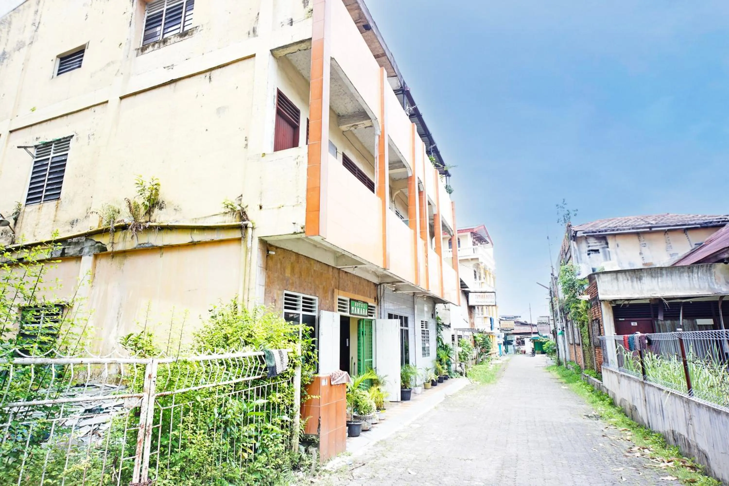 Facade/entrance in Hotel O Tamara Homestay SyariahNearMasjid Raya Medan