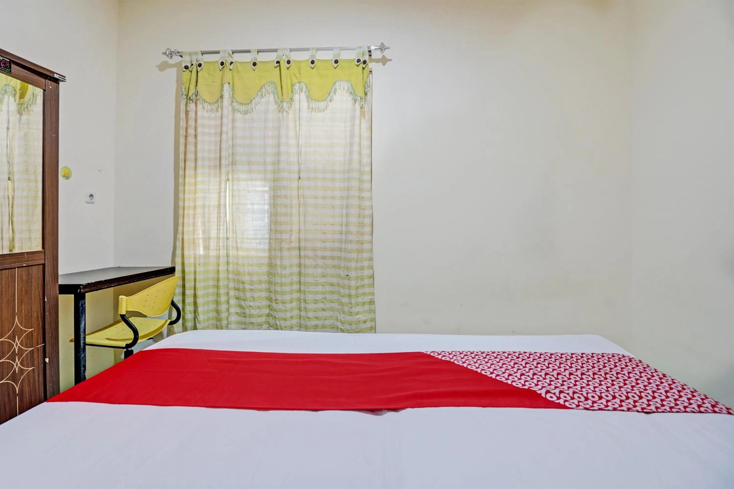 Bedroom, Bed in Hotel O Garden Homestay 3 Merlion