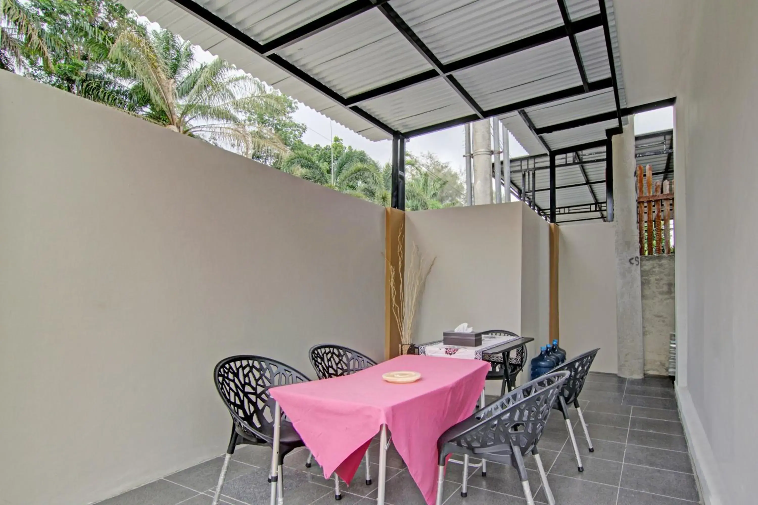 Lobby or reception in Hotel O Nrc White House Lobby or reception in Hotel O Nrc White House