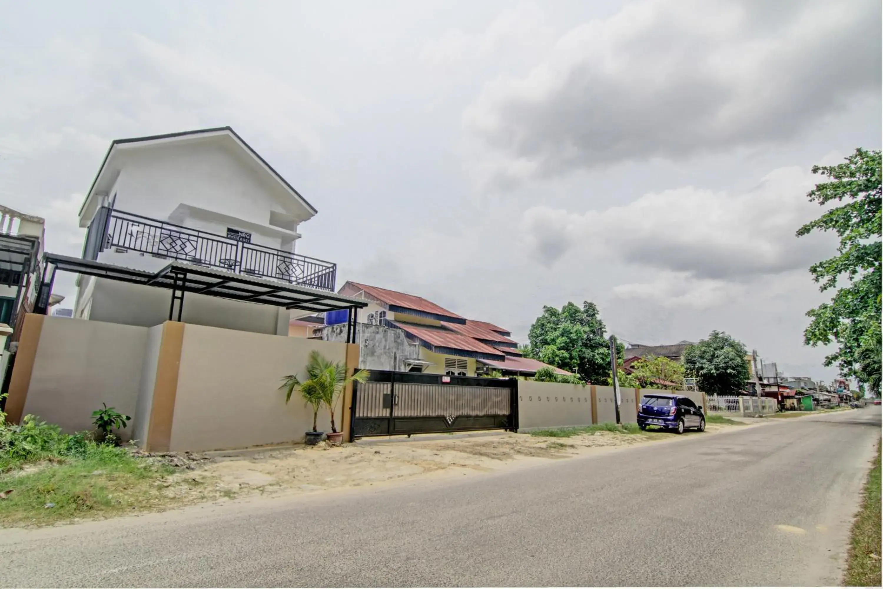 Facade/entrance in Hotel O Nrc White House Facade/entrance in Hotel O Nrc White House