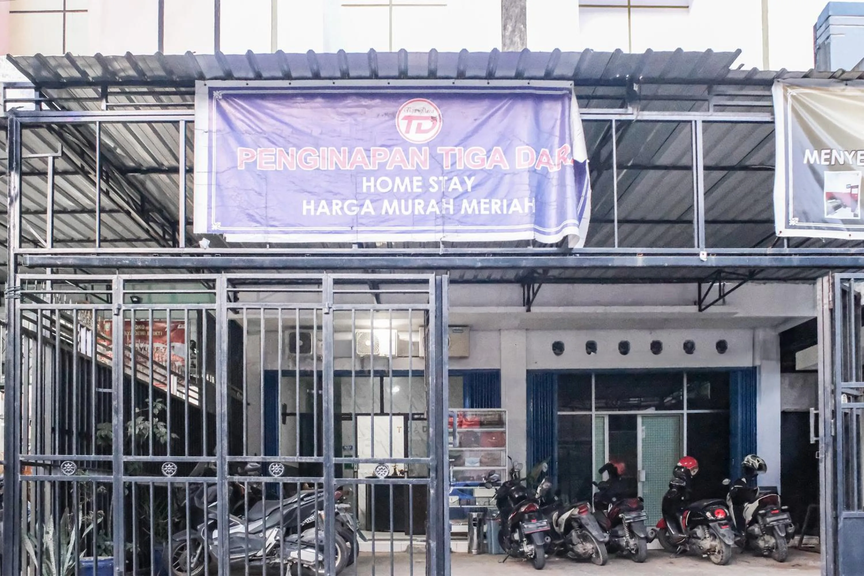 Facade/entrance in OYO 93117 Penginapan Tiga Dara