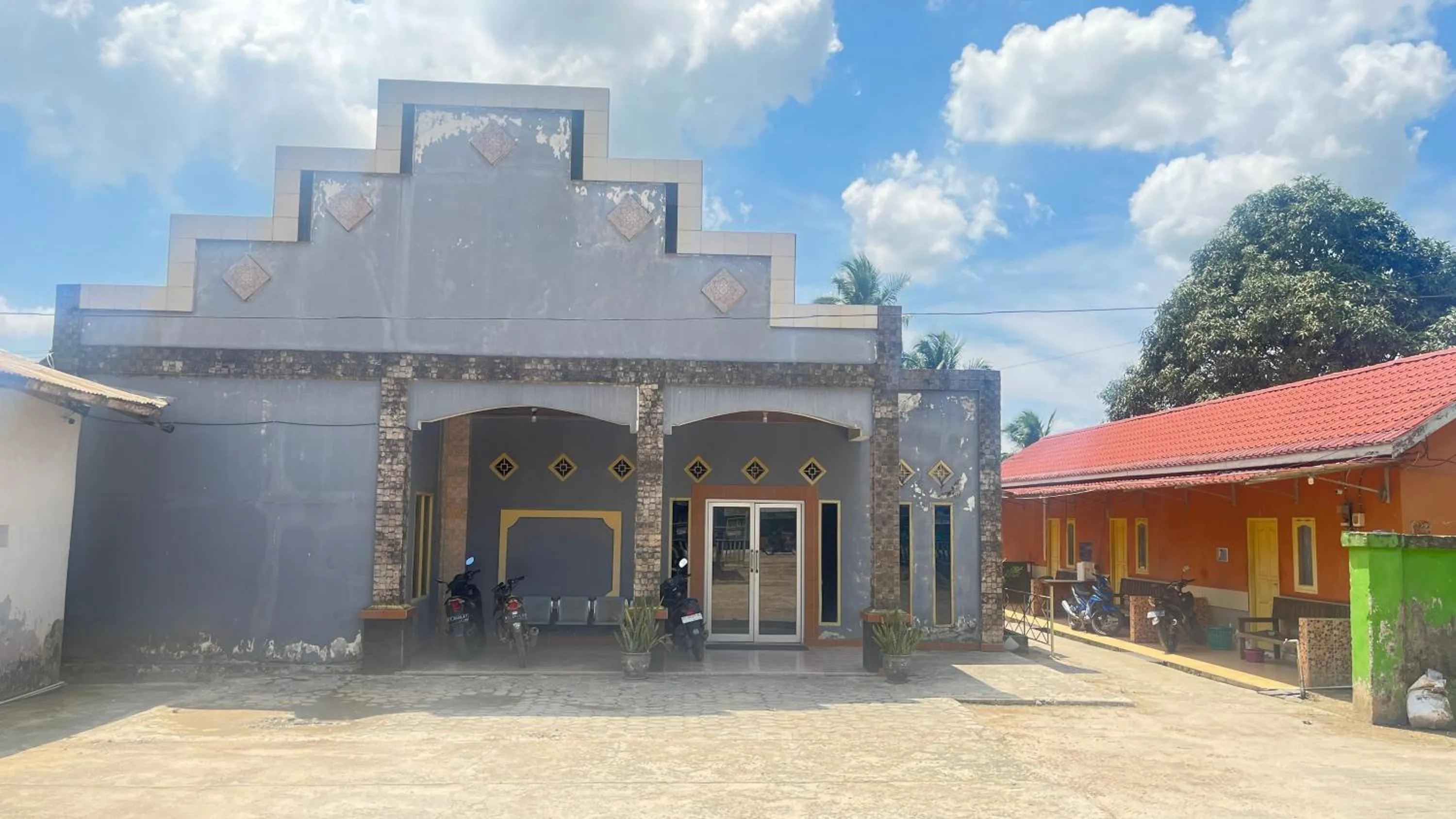 Facade/entrance in Hotel O Guest House Leo Patra