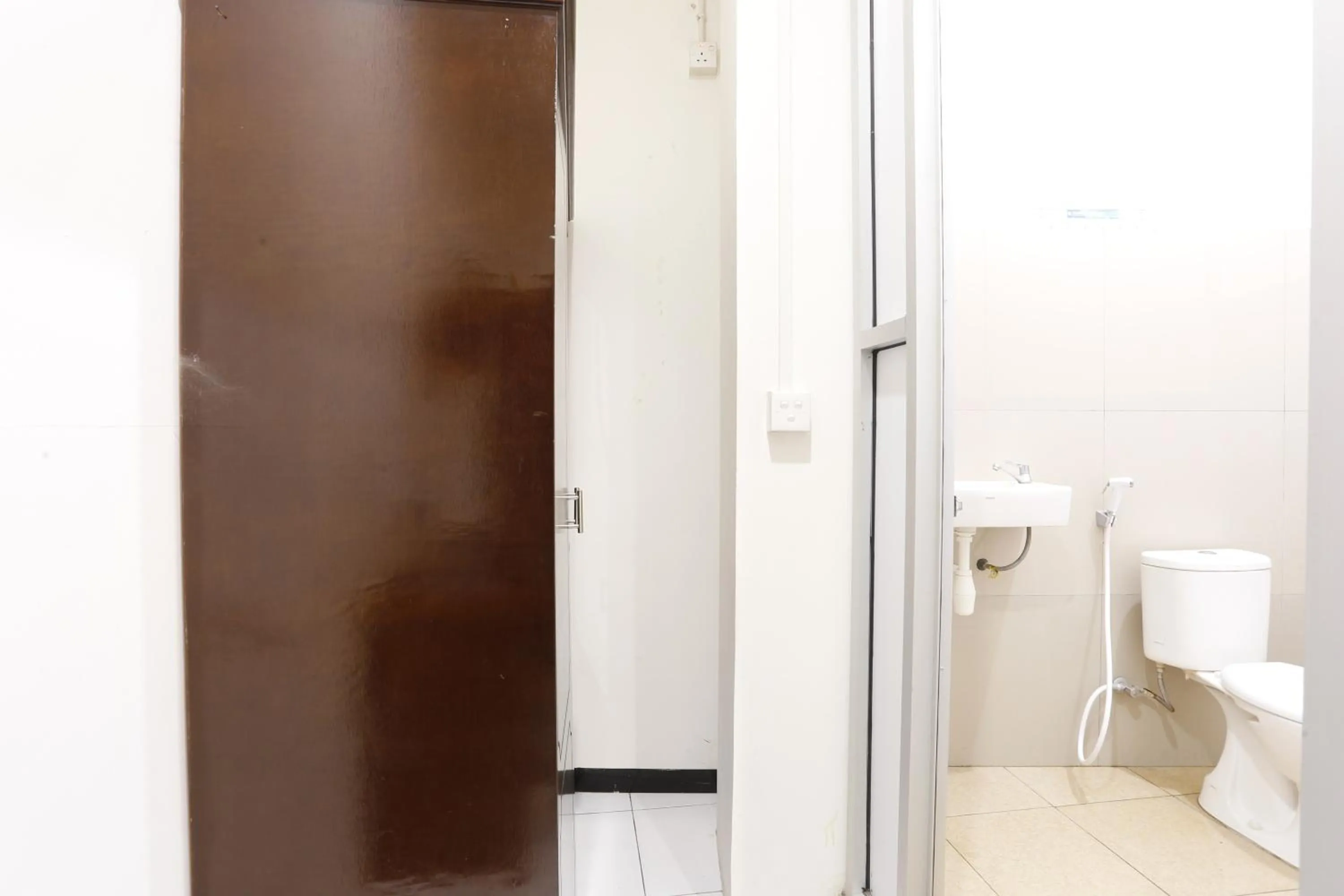 Bathroom in Hotel O Penginapan Budhe Sri