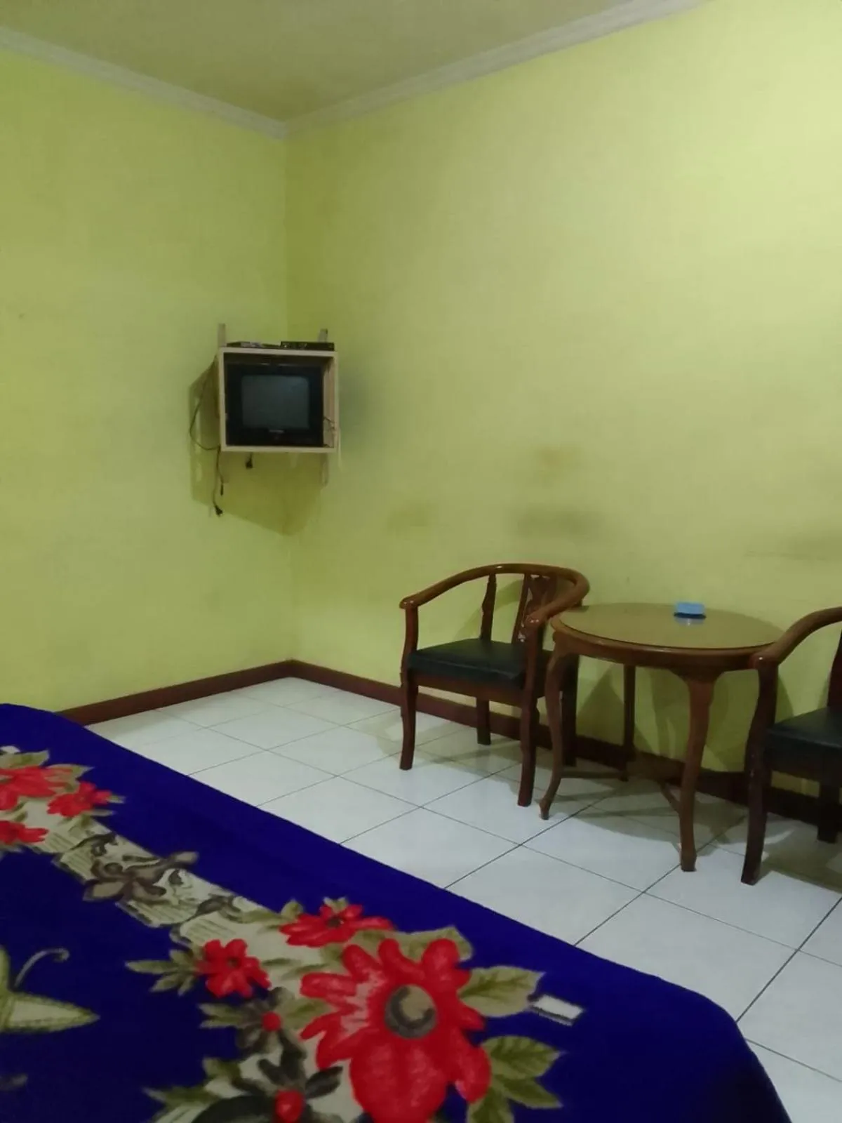 Bedroom in OYO 93146 Lamin Indah