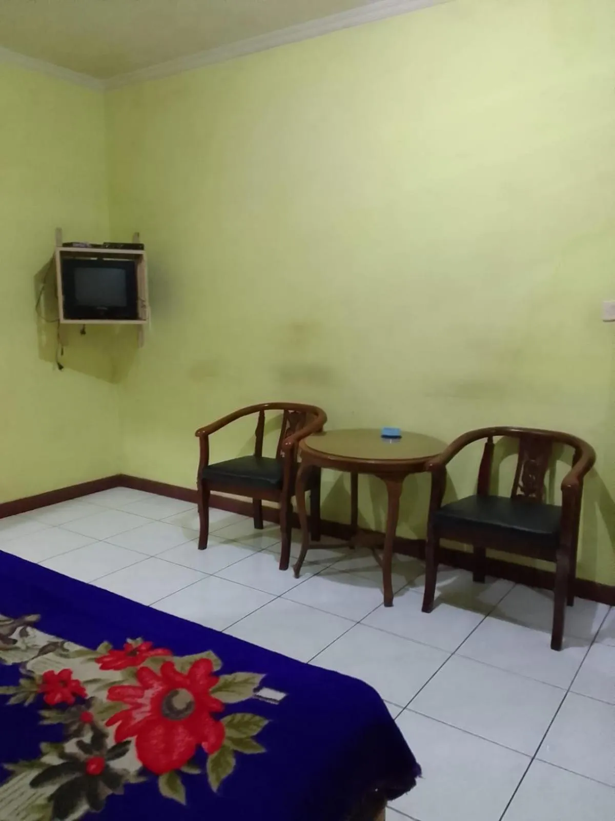 Bedroom in OYO 93146 Lamin Indah