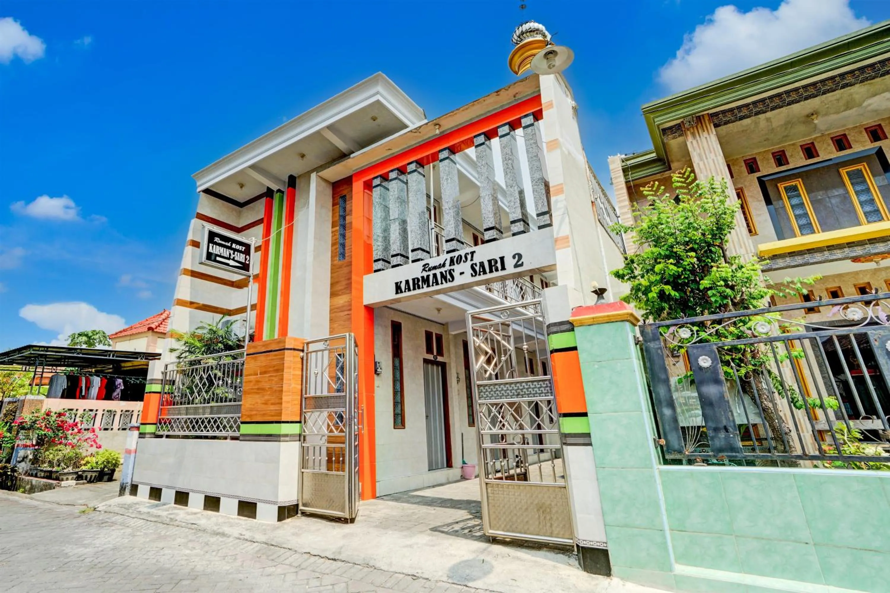 Facade/entrance in Hotel O Karman's Sari 1 Homestay Syariah