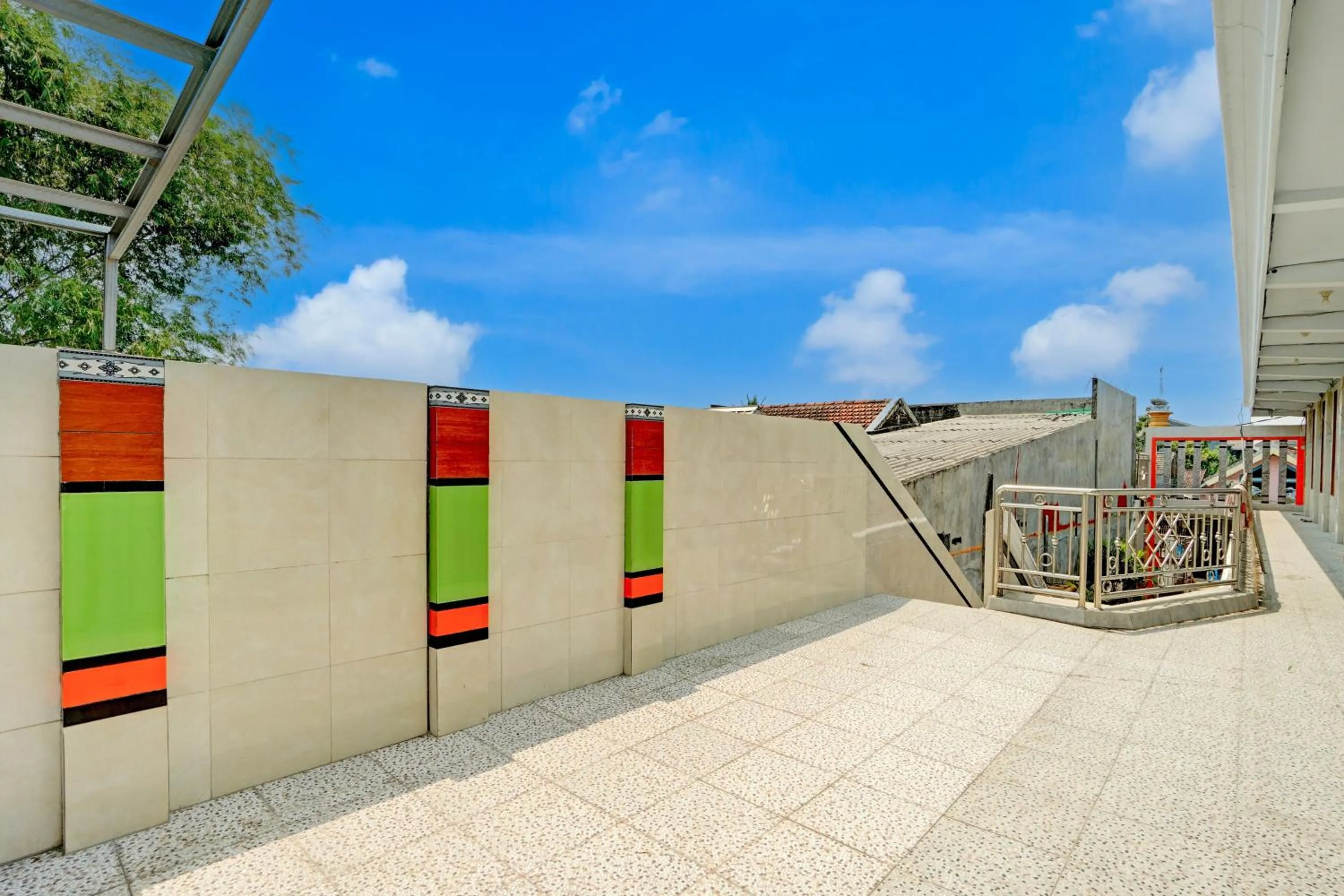 Lobby or reception in Hotel O Karman's Sari 1 Homestay Syariah