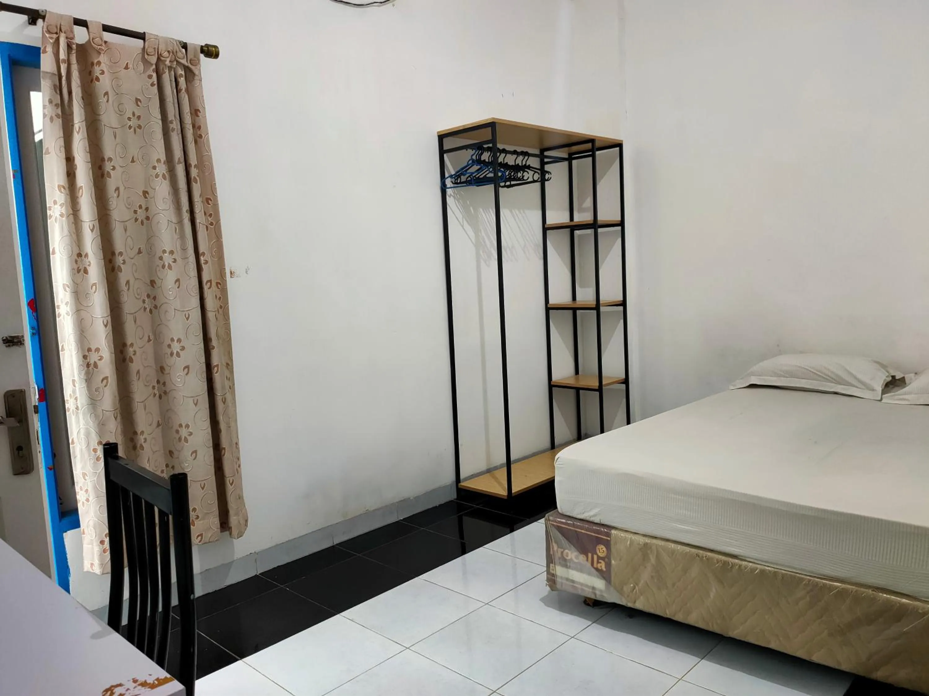 Bedroom, Bed in Hotel O Azwa Gh Katingan Near Lapangan Sepak Bola Pegatan Hilir