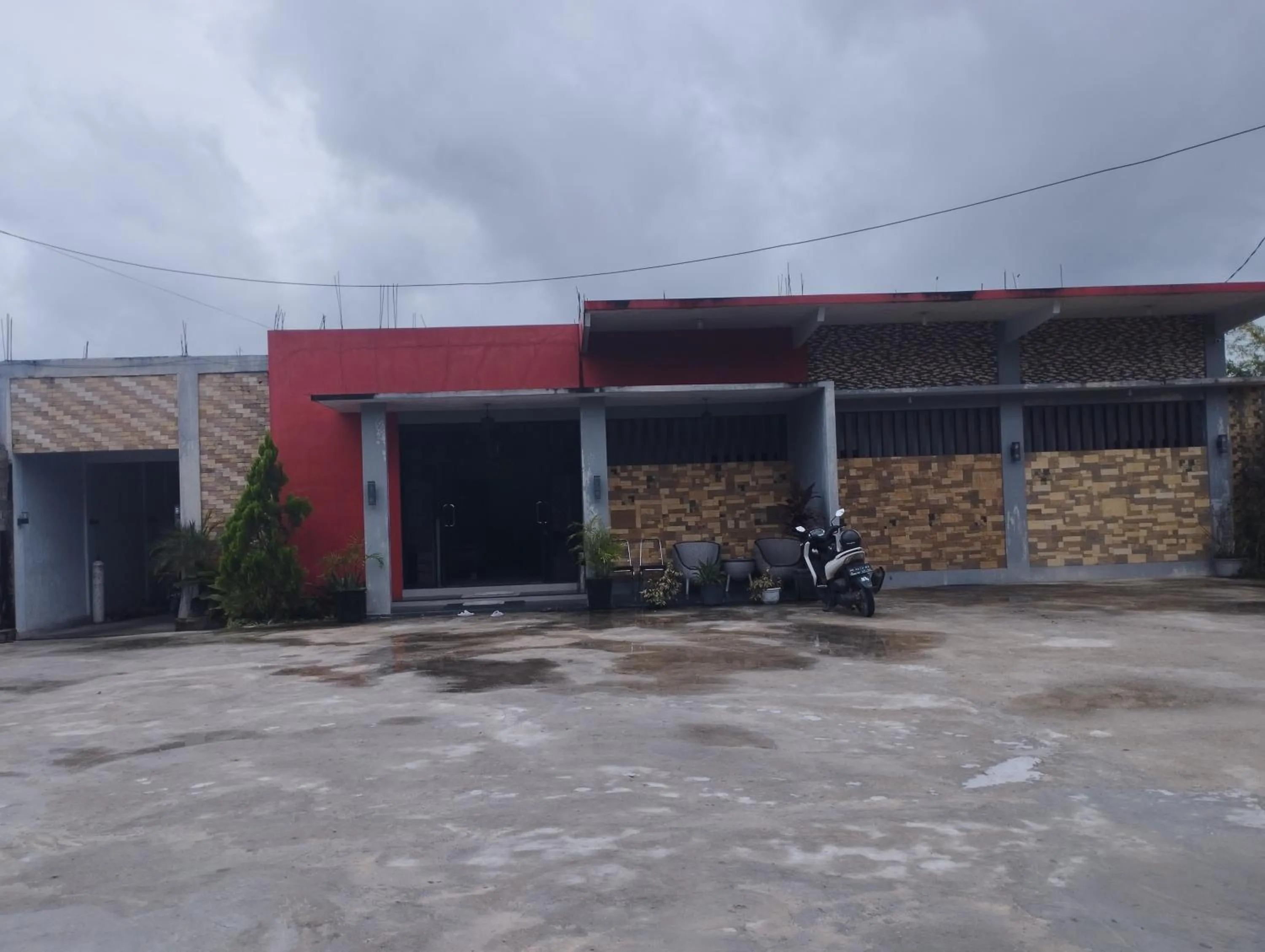 Facade/entrance in Hotel O Azwa Gh Katingan Near Lapangan Sepak Bola Pegatan Hilir