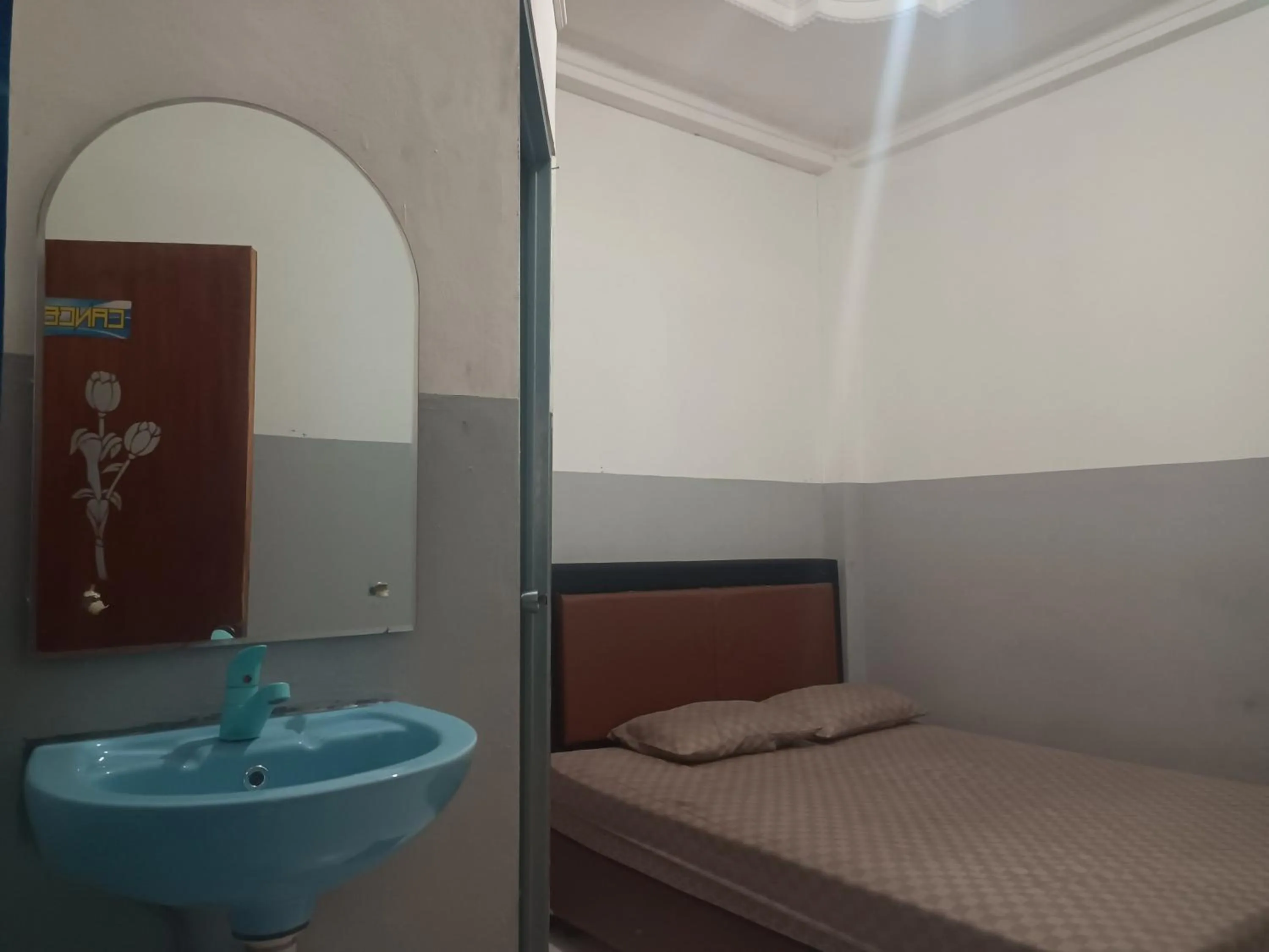 Bedroom, Bed in OYO 93090 Multi Plus Inn