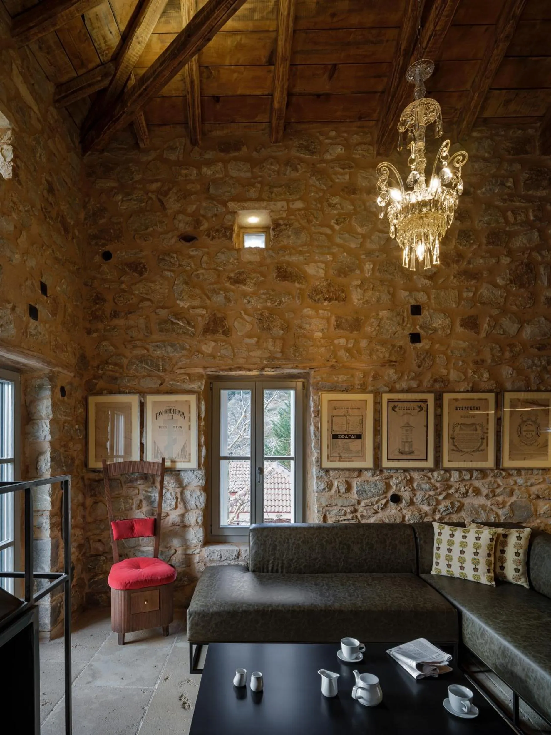 Seating area in Moreas Peak Lodge