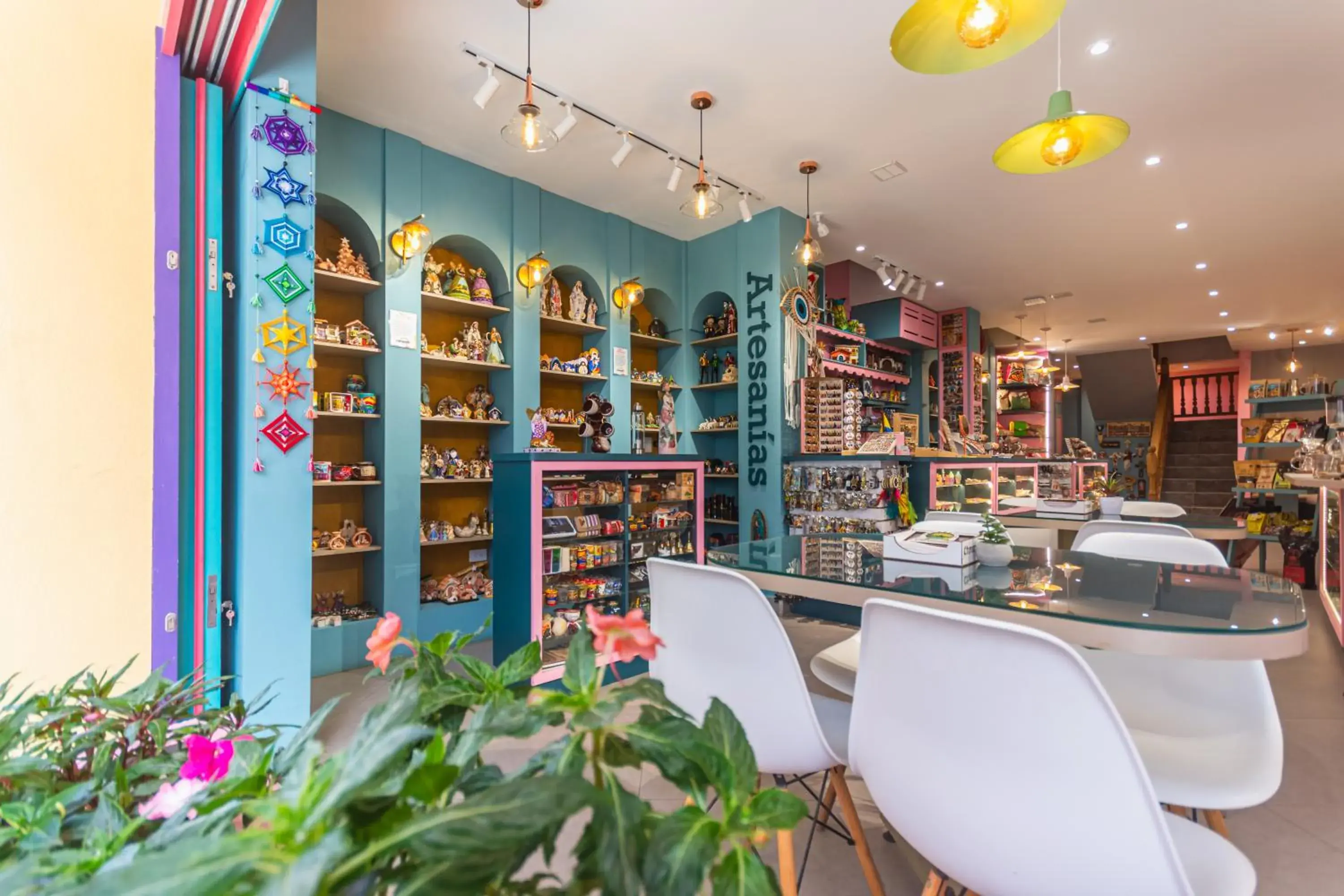 Restaurant/places to eat in Hotel Chromatic Restaurant/places to eat in Hotel Chromatic