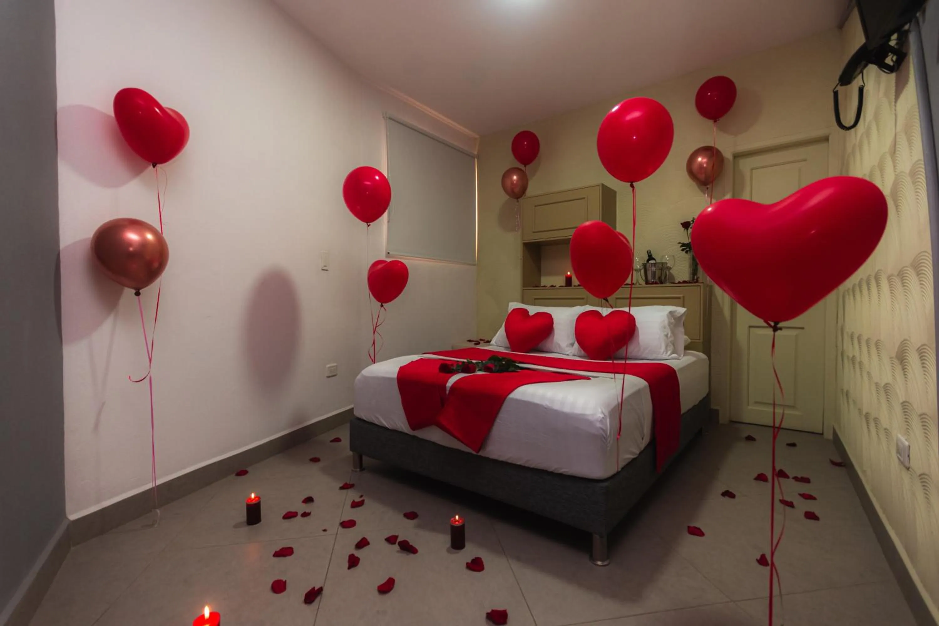 Bed in Hotel Chromatic