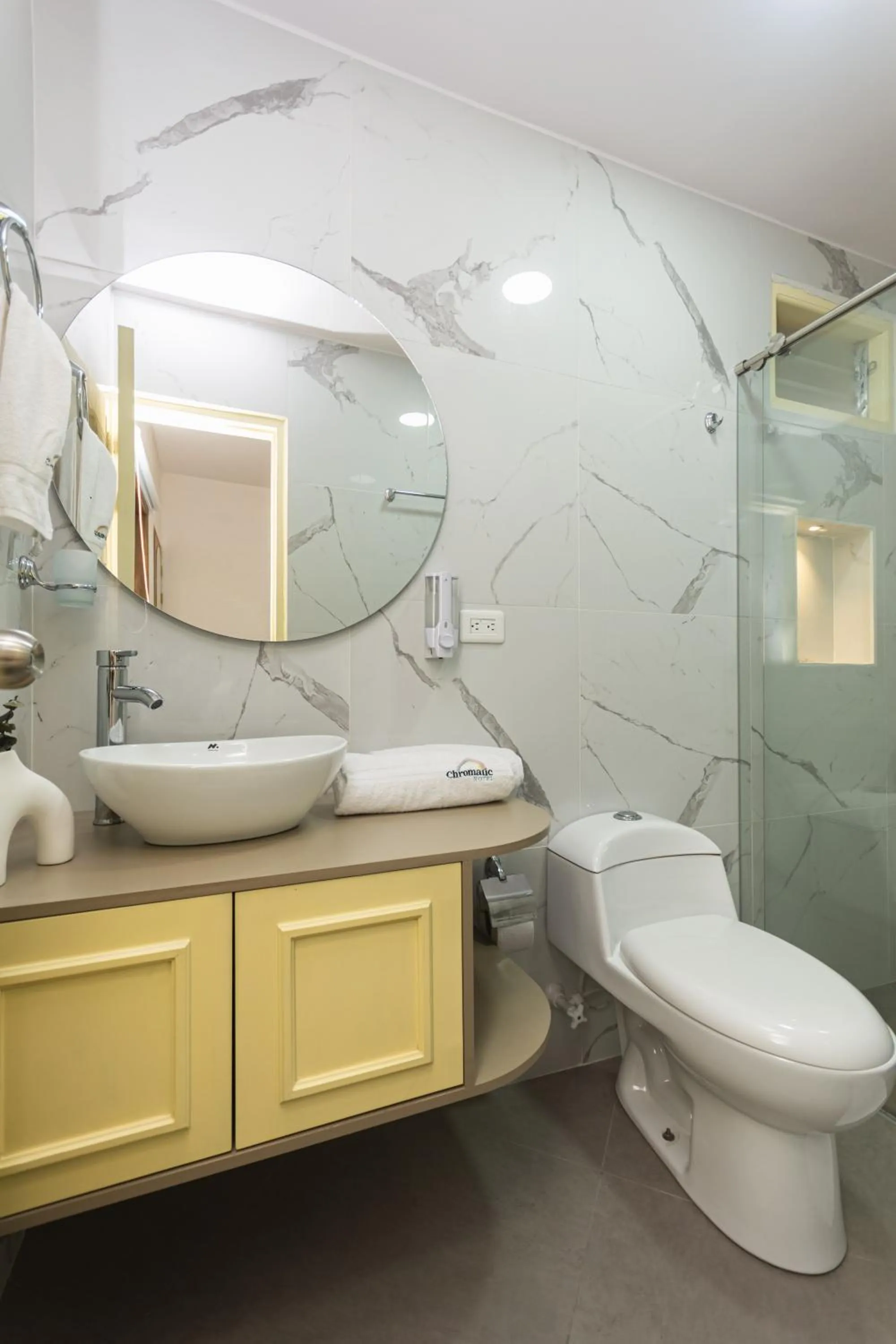 Shower in Hotel Chromatic