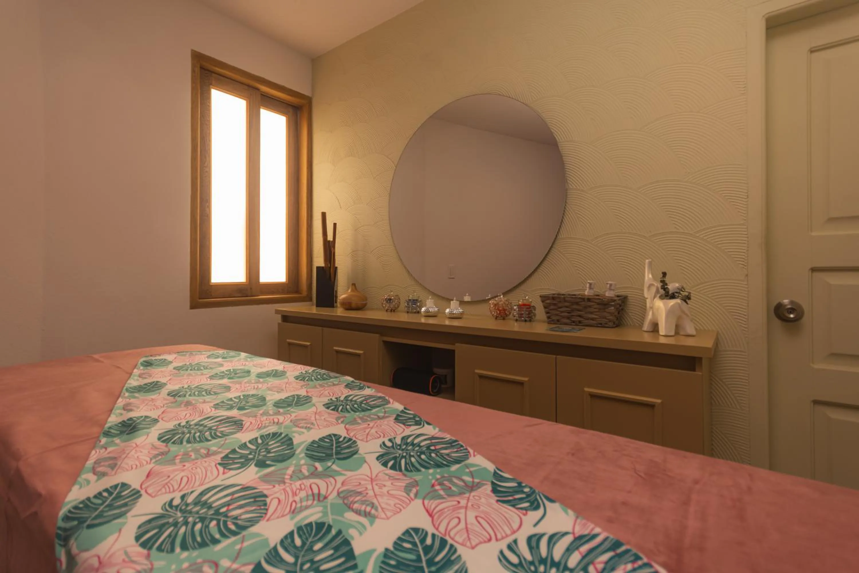 Spa and wellness centre/facilities, Bed in Hotel Chromatic