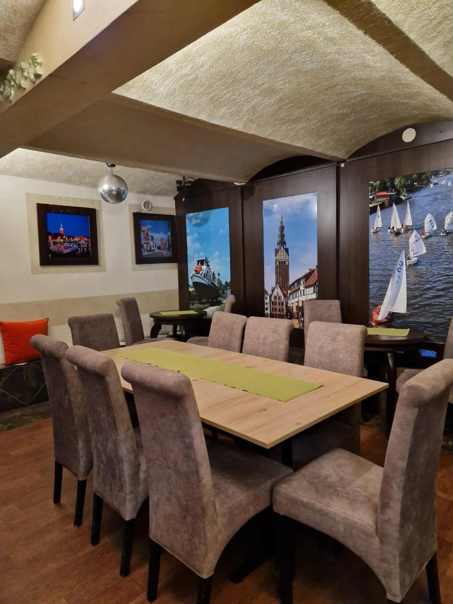 Restaurant/places to eat in Galeona - Hotel turystyczny
