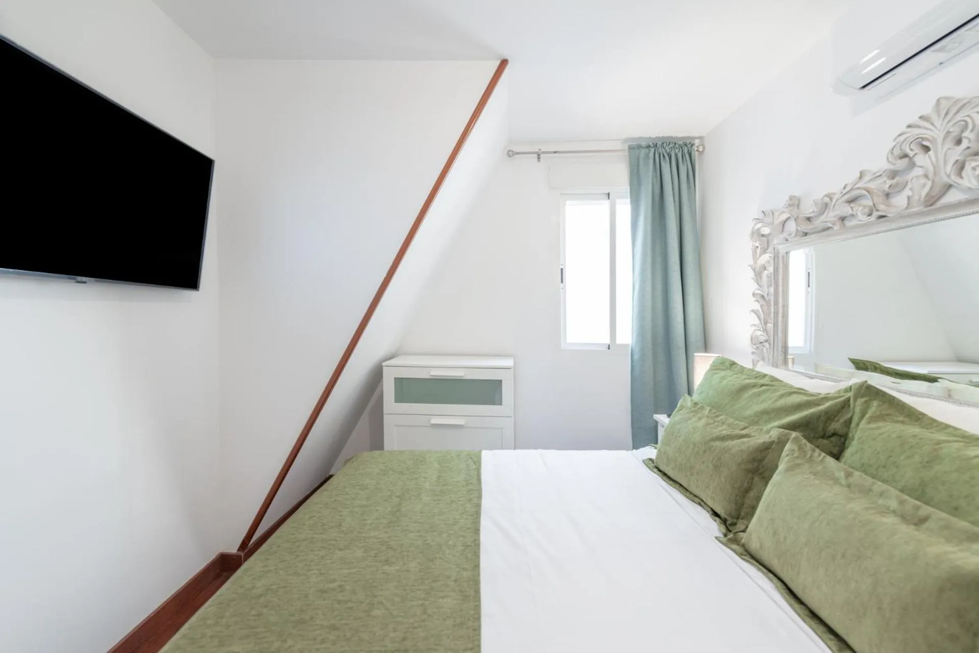 Bed in Duplex PLAZA MAYOR by MONARO*****