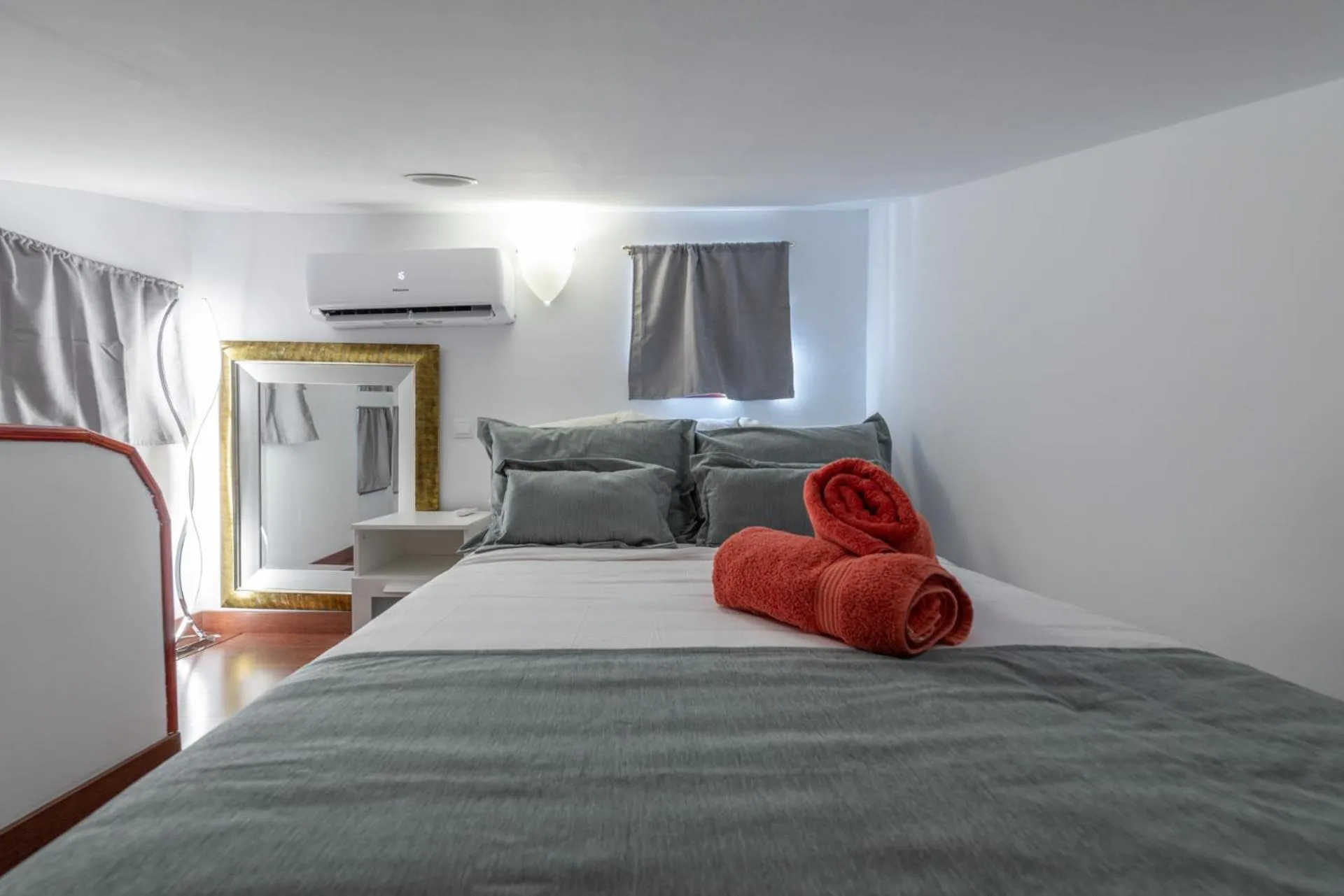 Bed in Duplex PLAZA MAYOR by MONARO*****