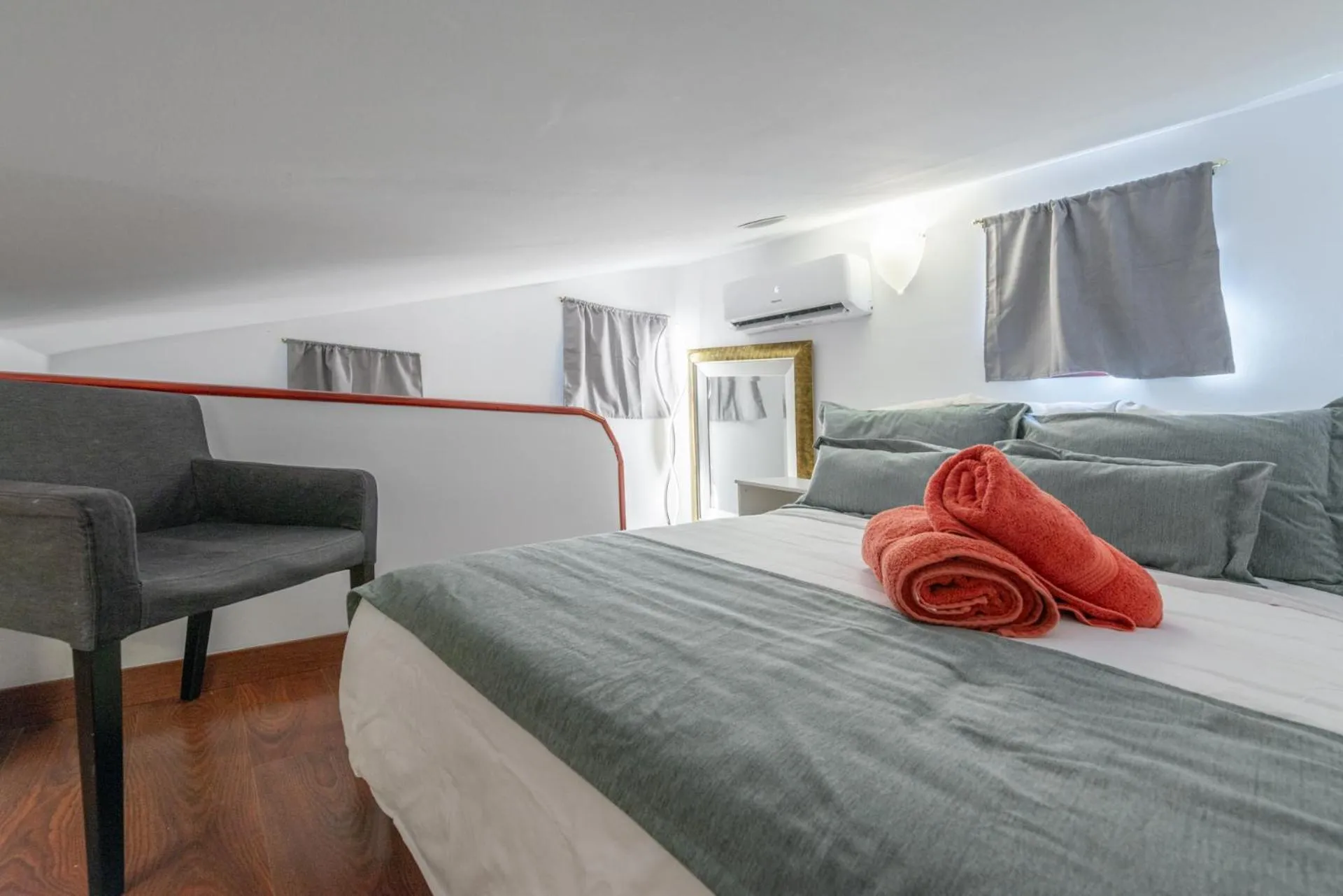Bed in Duplex PLAZA MAYOR by MONARO*****