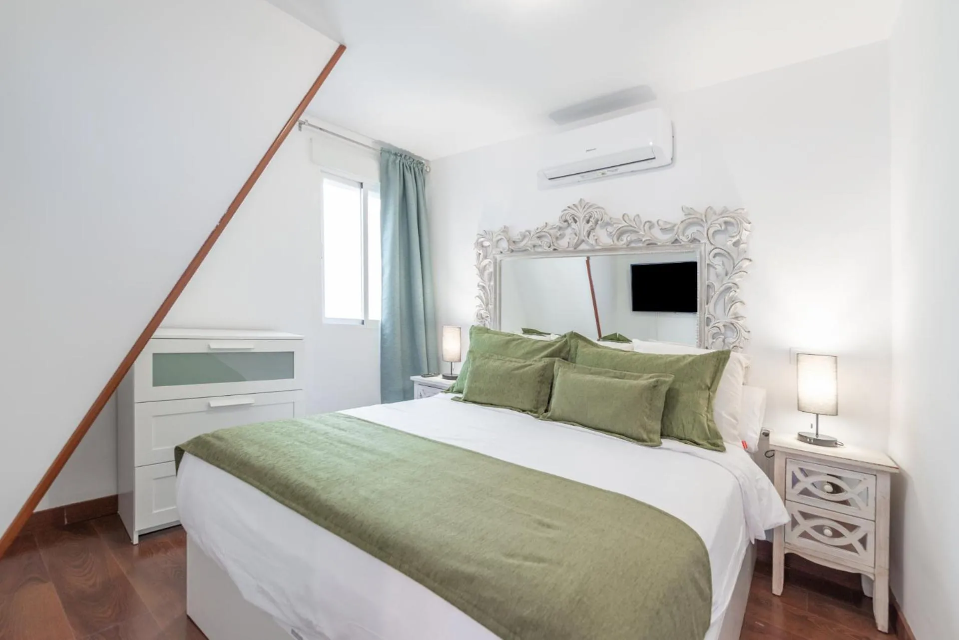 Bed in Duplex PLAZA MAYOR by MONARO*****