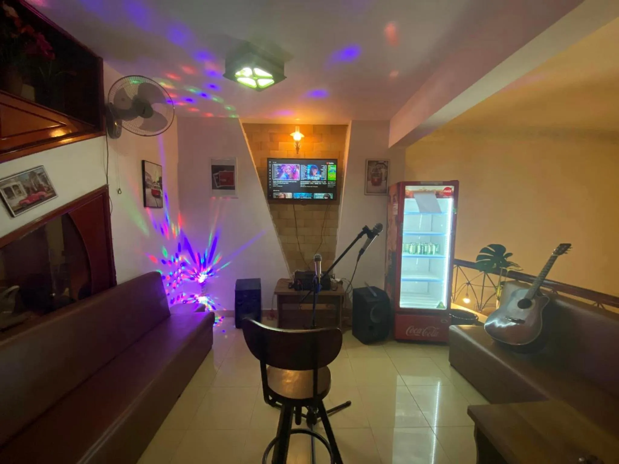 Karaoke in Mr.Happy Homestay