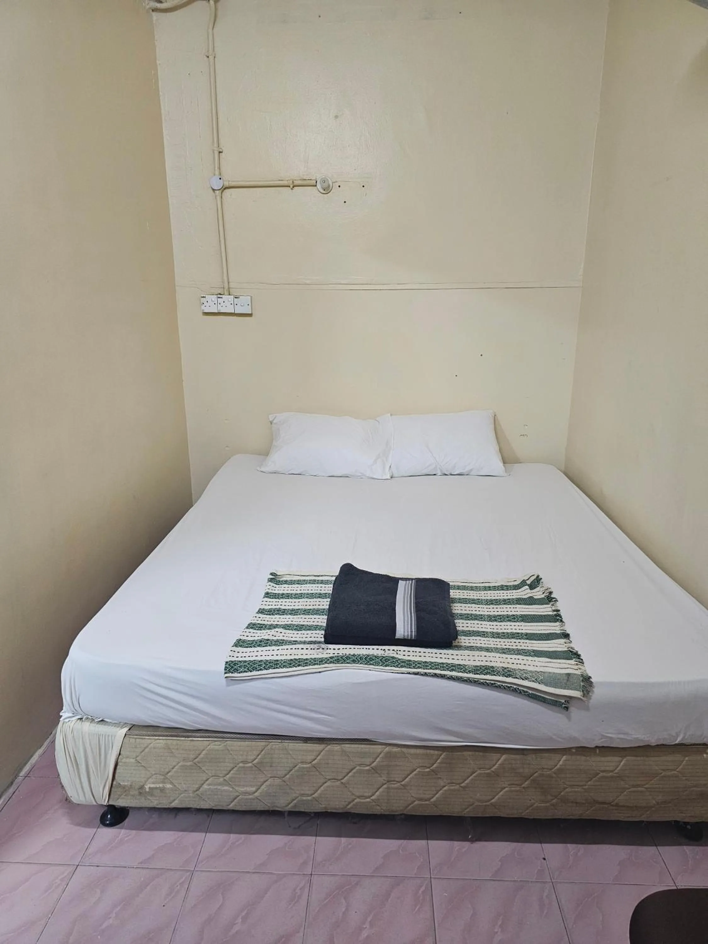 Bedroom, Bed in Hotel O Bintang Inns