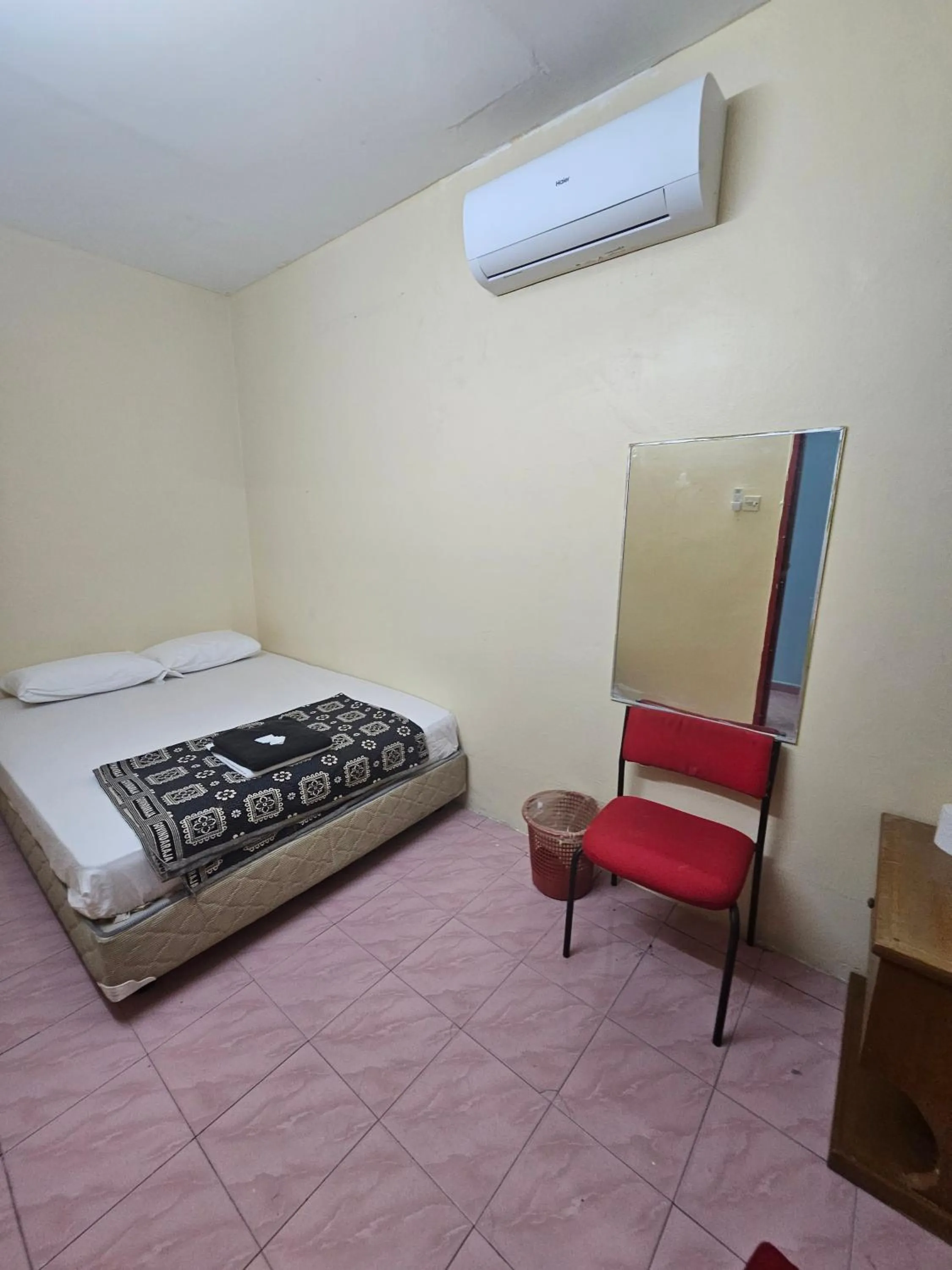 Bedroom, Bed in Hotel O Bintang Inns