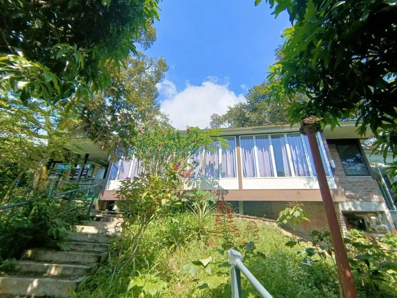 Facade/entrance in Collection O 90858 Bentong Wellness Homestay Midland