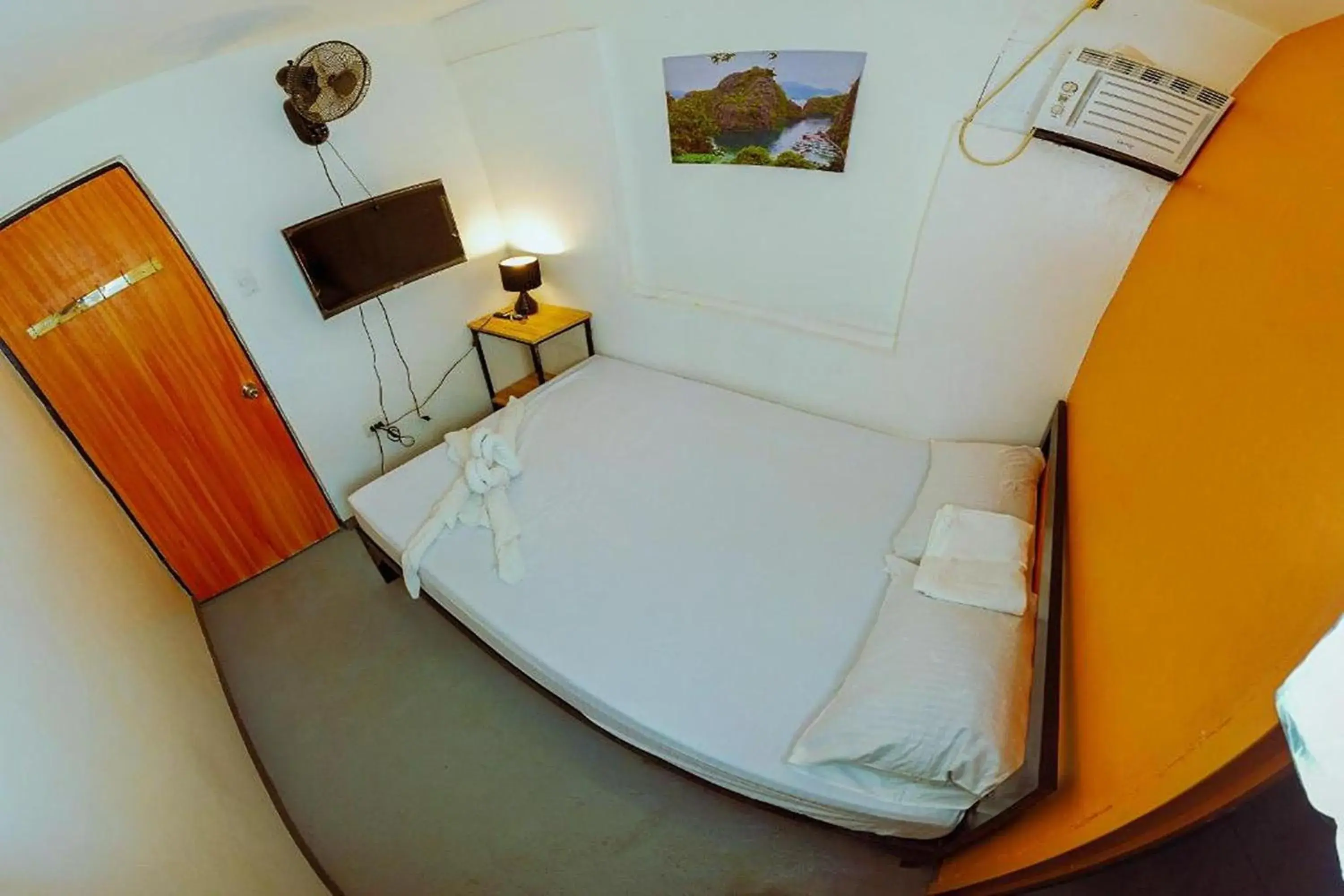 Bed in Adventourist Inn Coron Bed in Adventourist Inn Coron