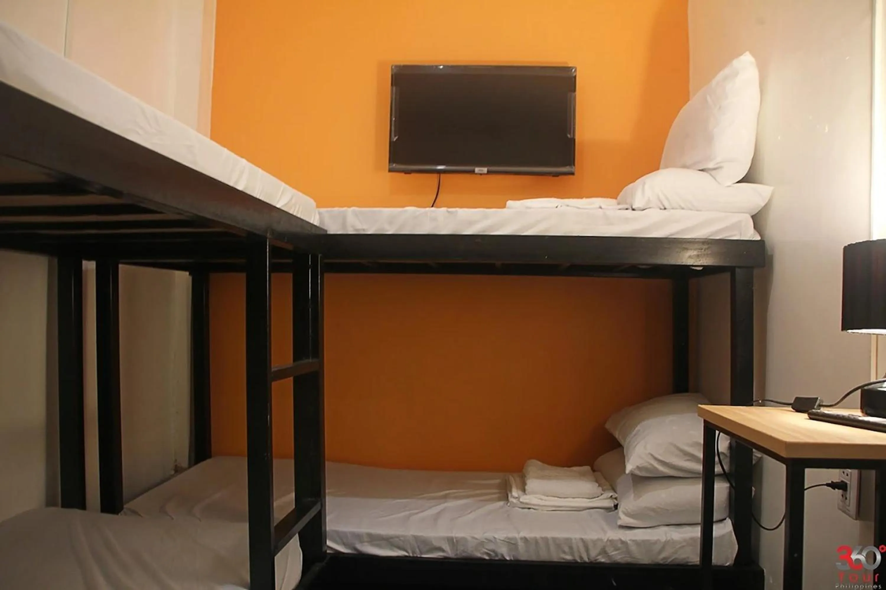 Bed in Adventourist Inn Coron