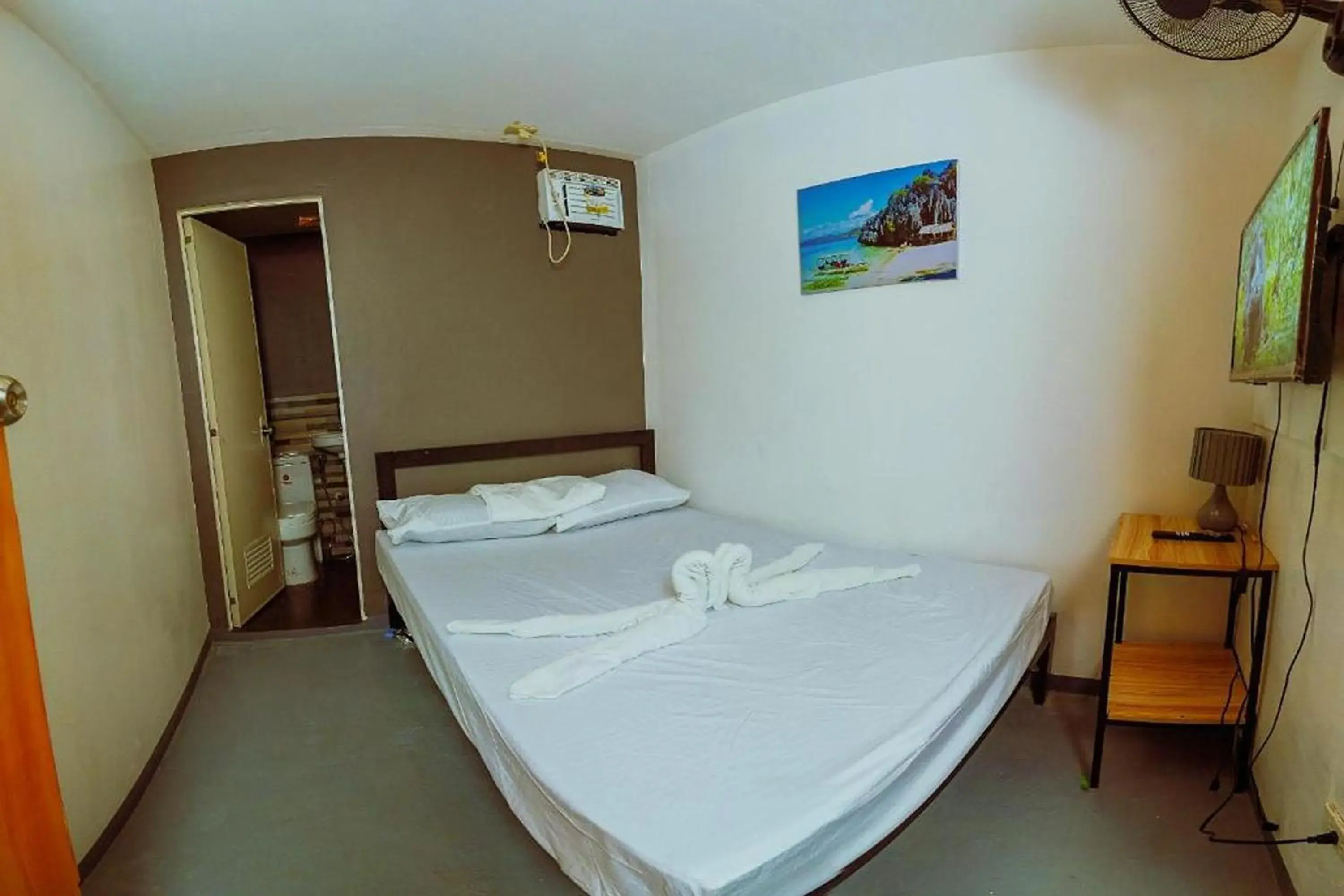 Bed in Adventourist Inn Coron Bed in Adventourist Inn Coron