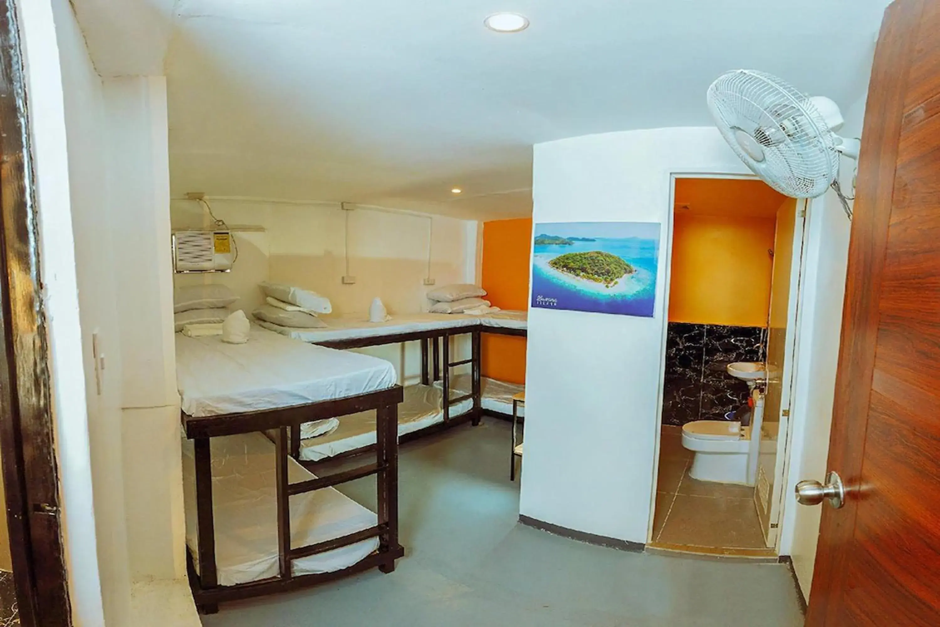 Bed in Adventourist Inn Coron Bed in Adventourist Inn Coron