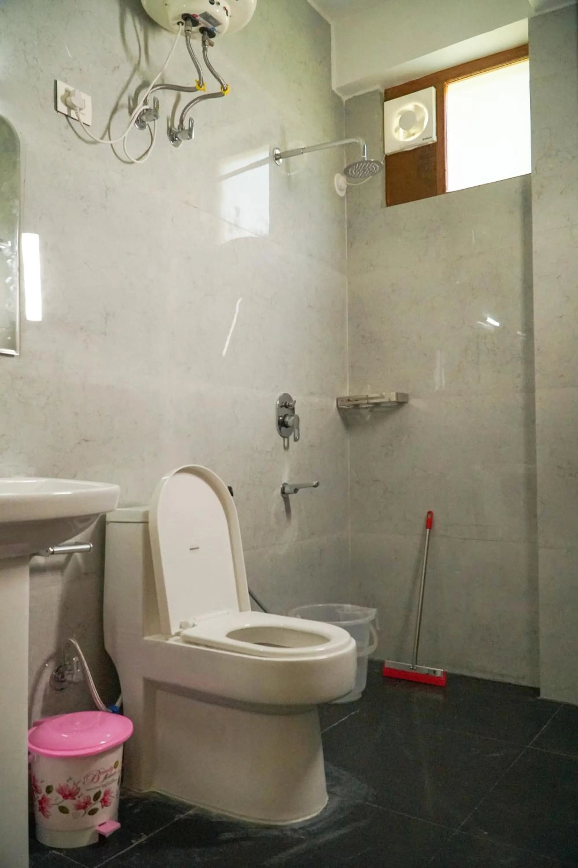 Shower in Firefly Hostel