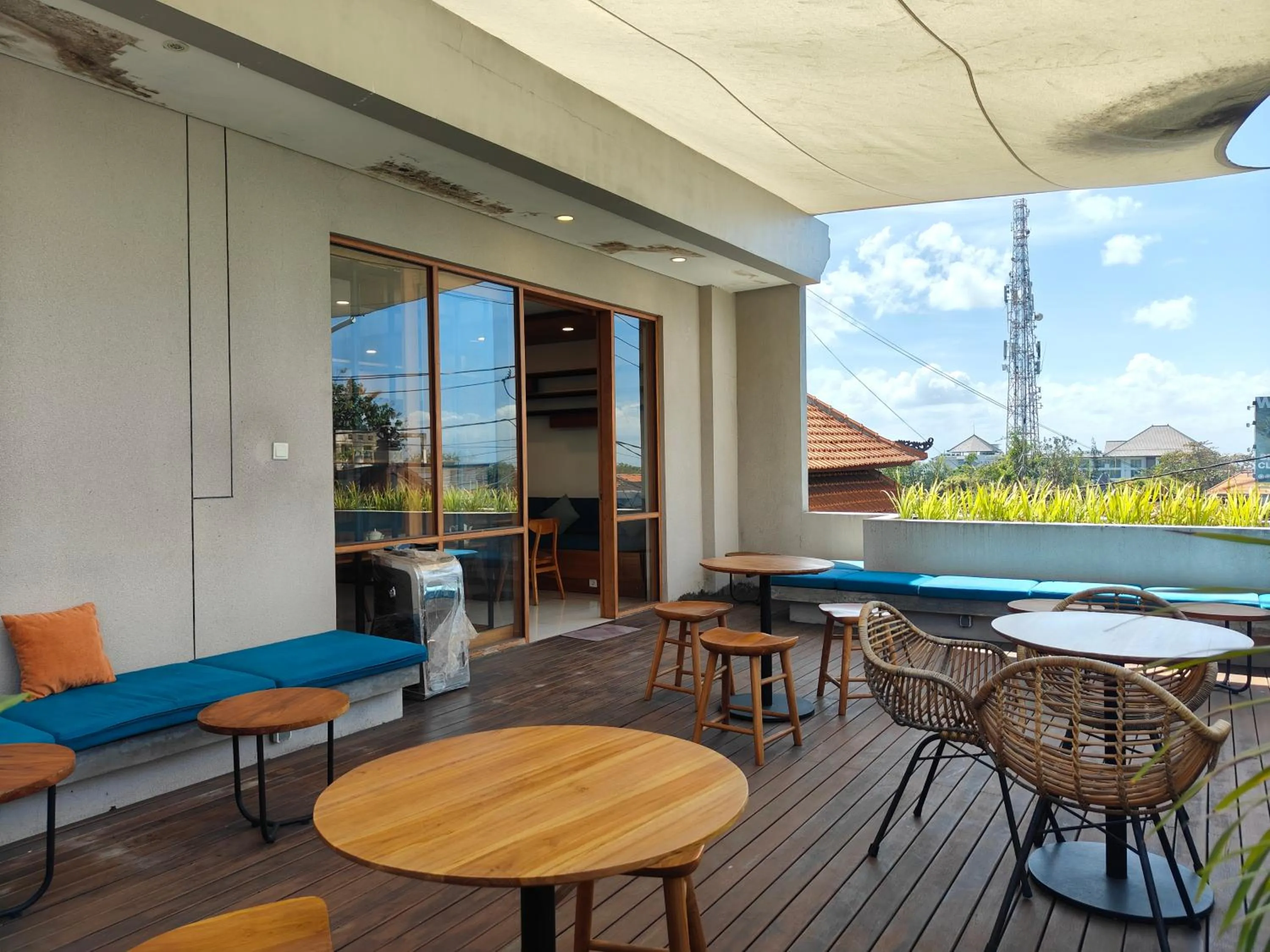 Communal lounge/ TV room in Sapo Jimbaran Bali