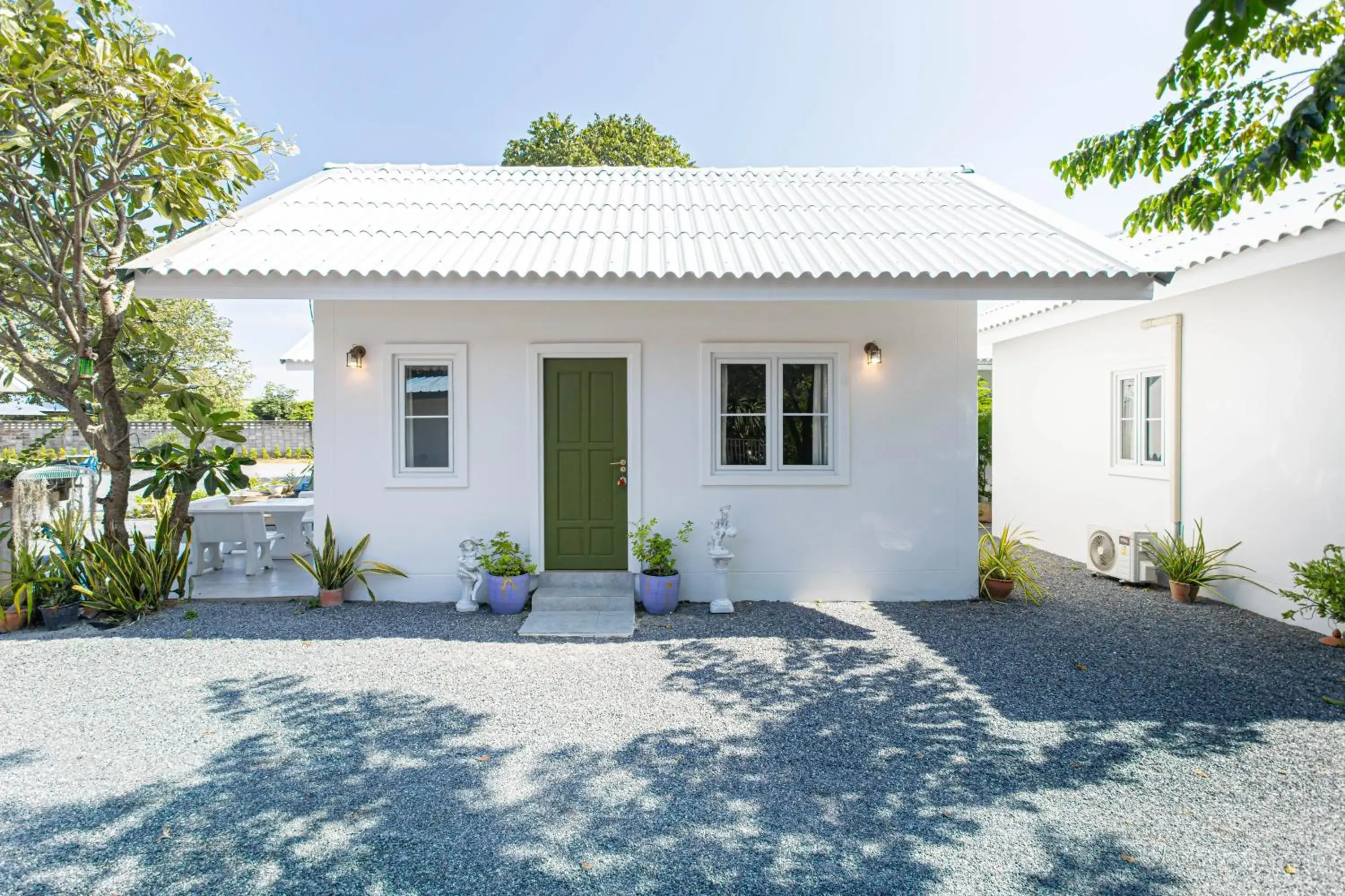 Property building in Vawa Guesthouse Property building in Vawa Guesthouse