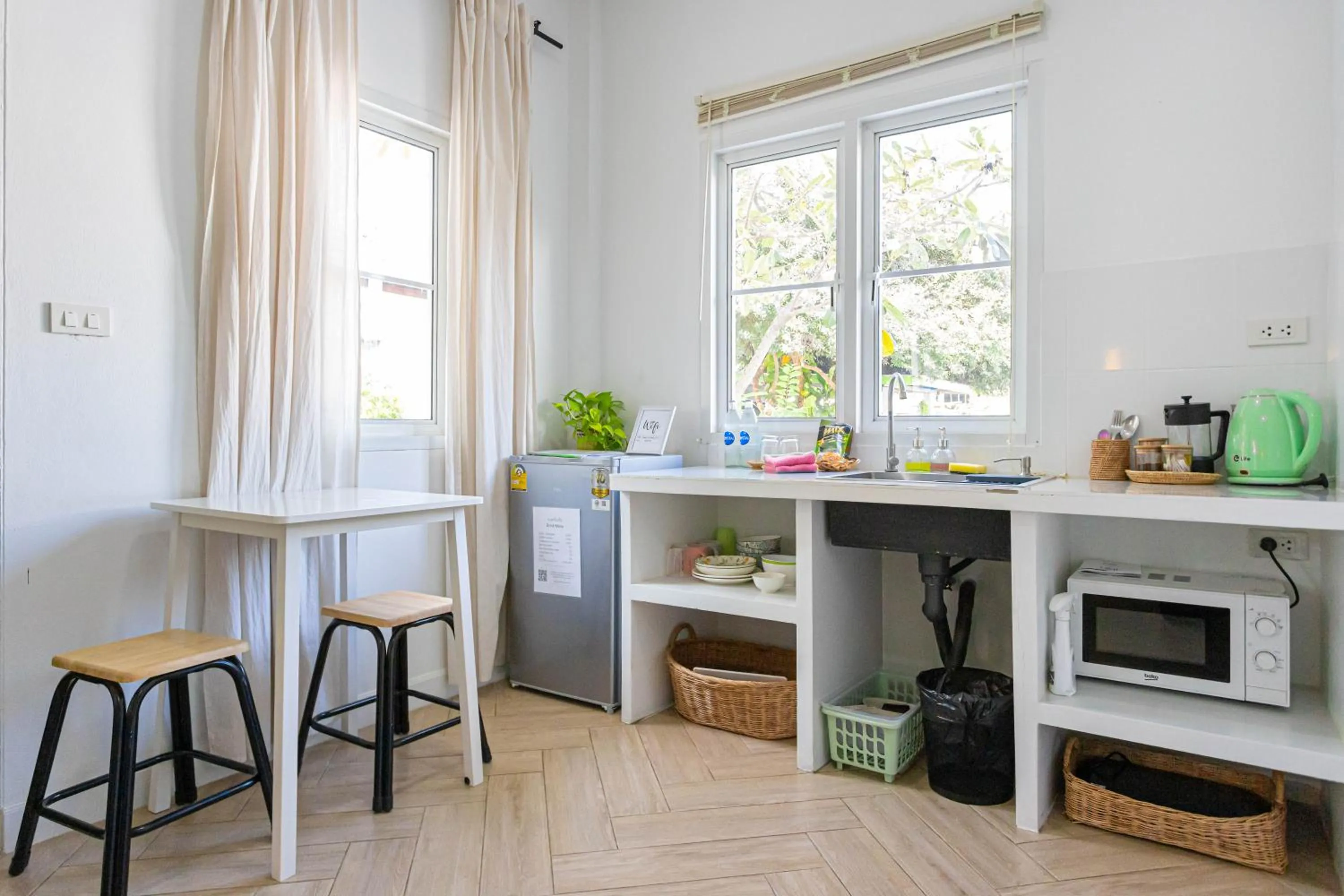 Kitchen or kitchenette in Vawa Guesthouse