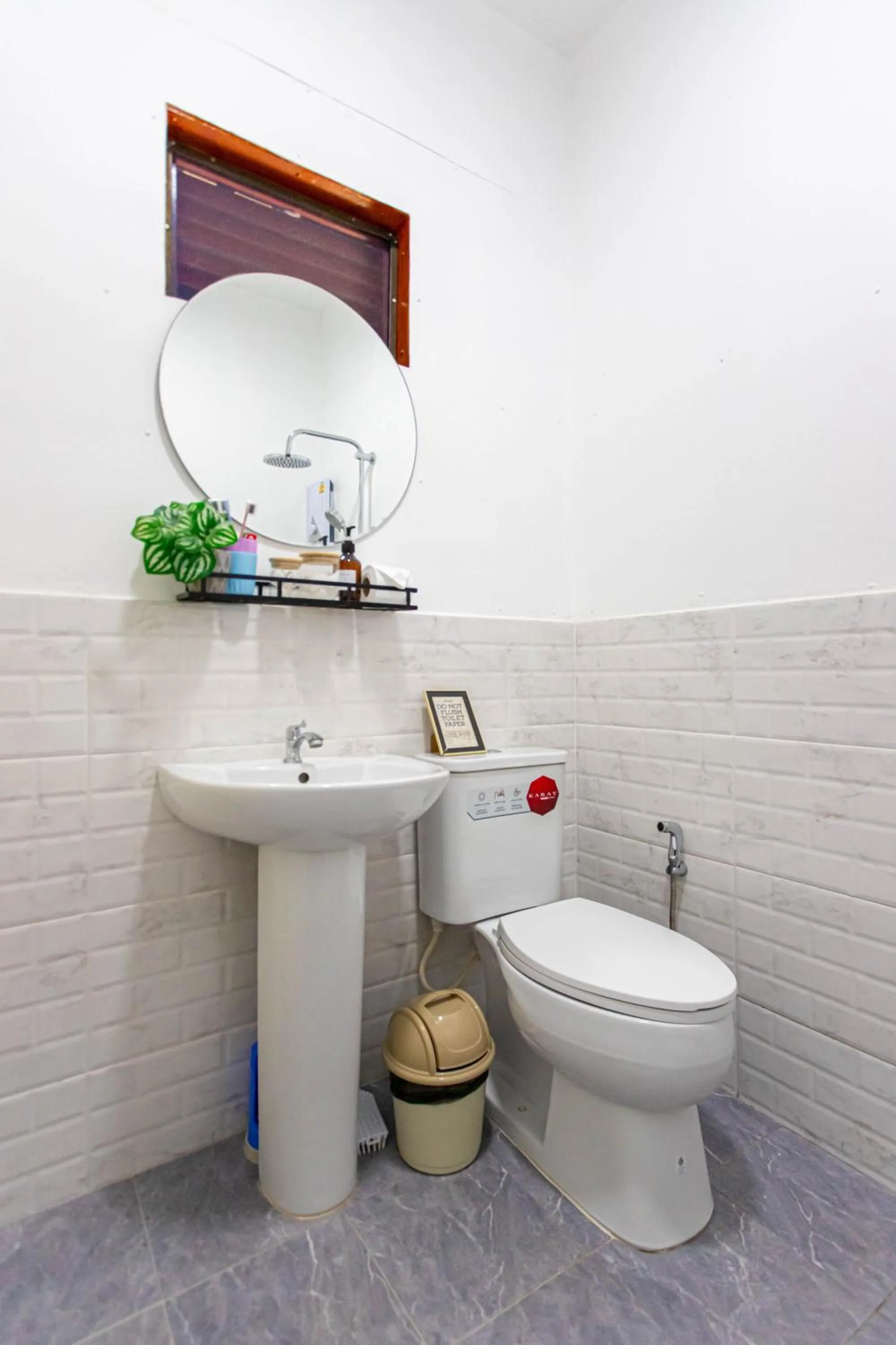 Toilet in Vawa Guesthouse