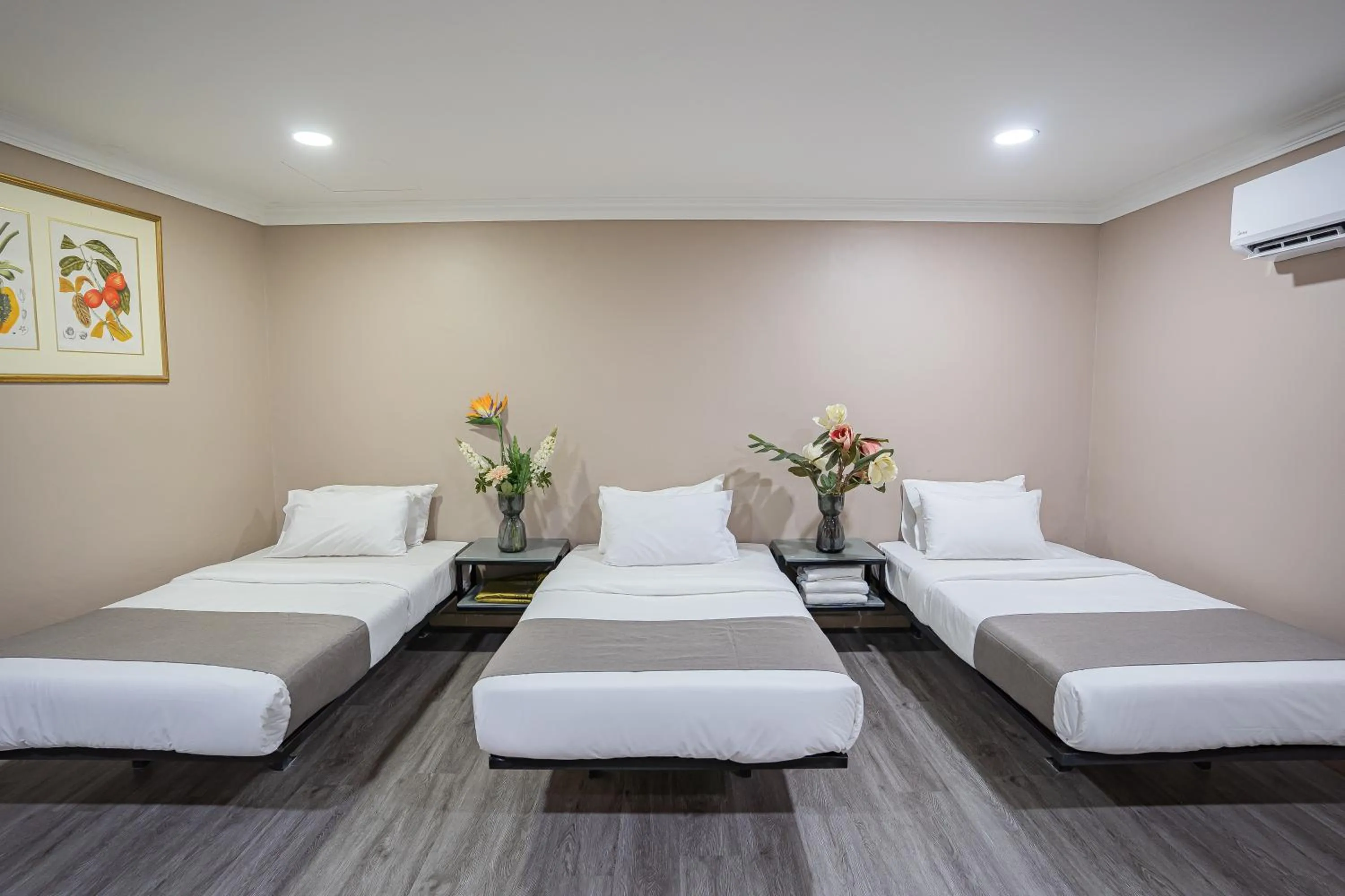 Bed in HOTEL 28 RAPID