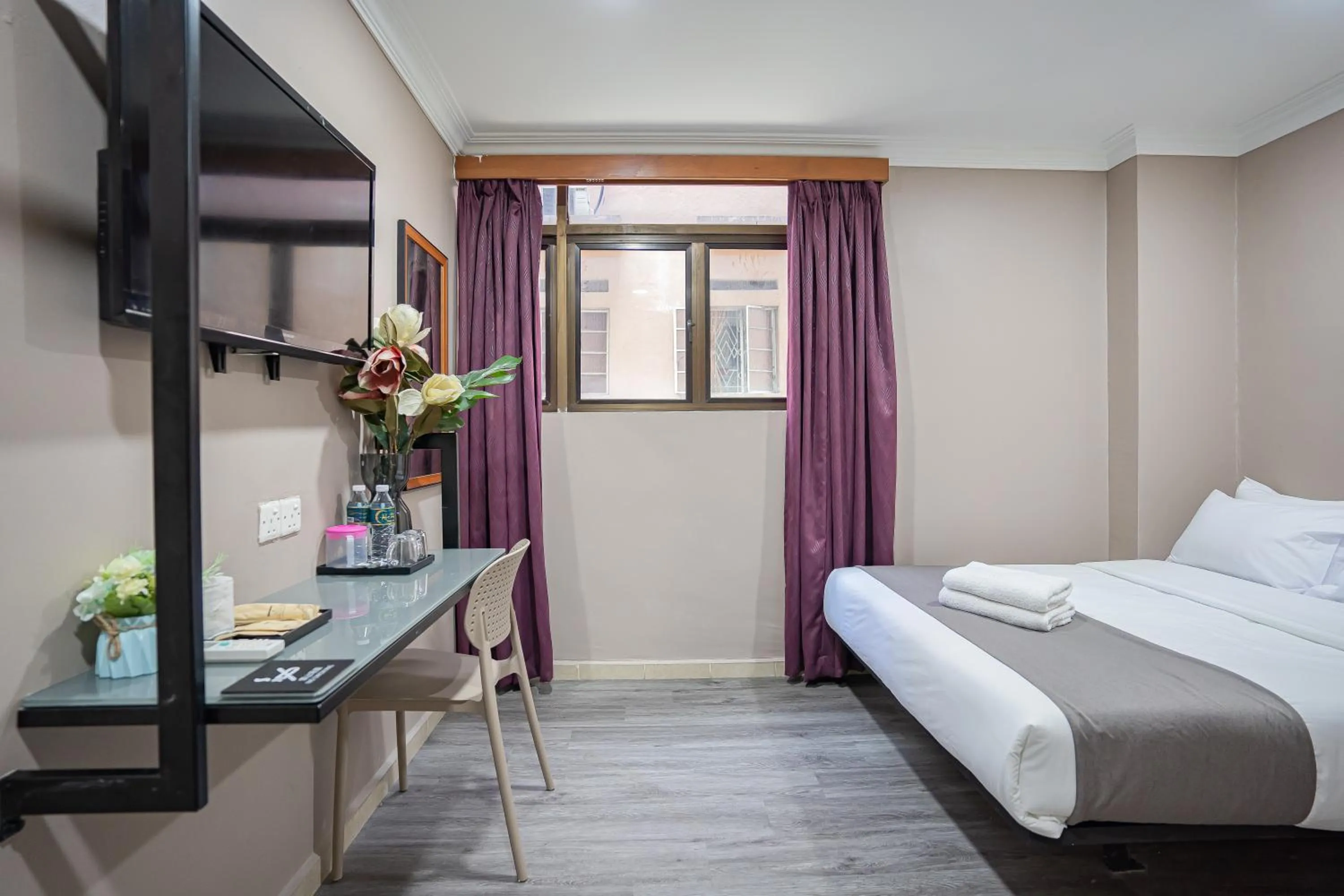 Bed in HOTEL 28 RAPID