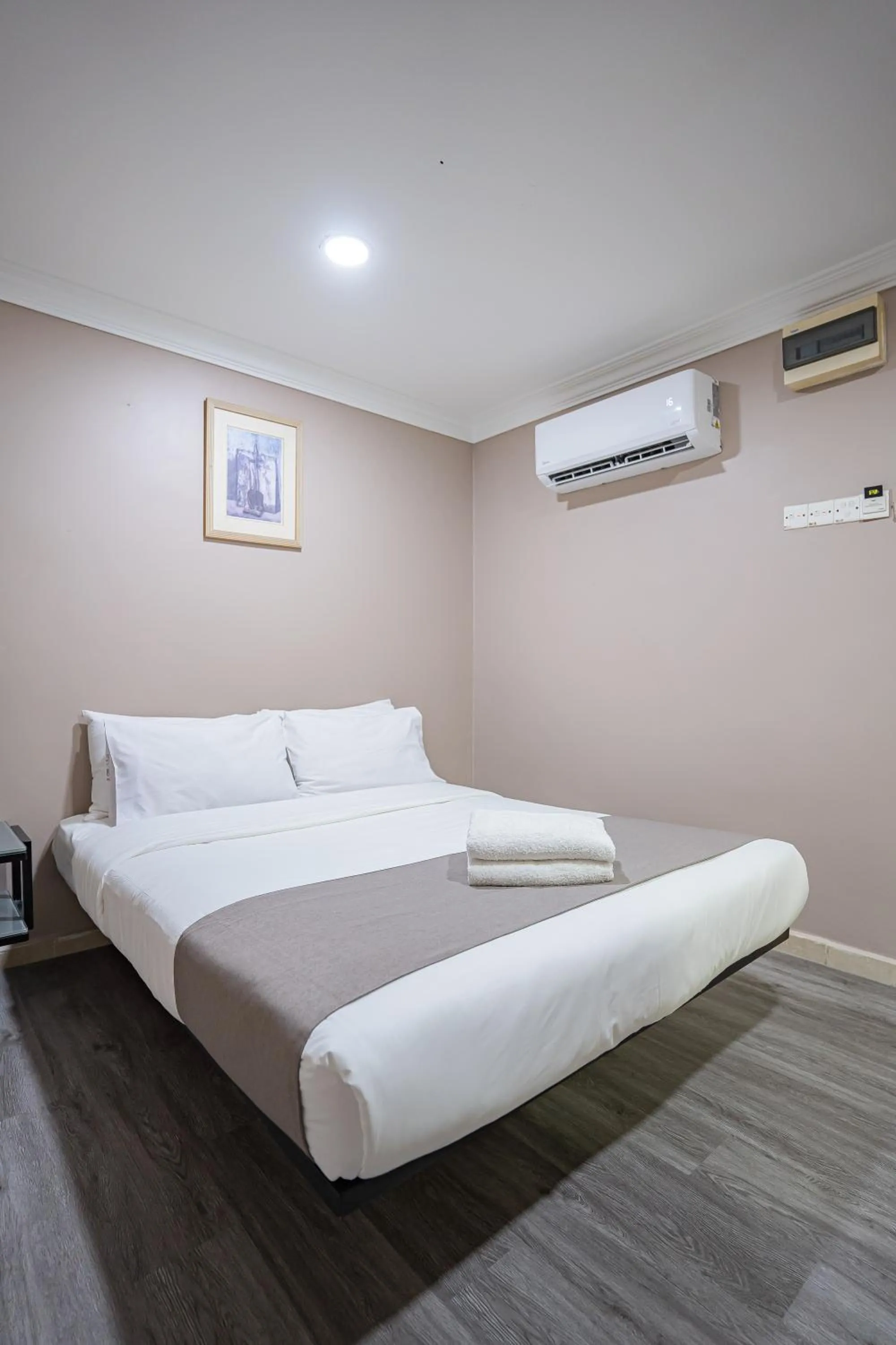 Bed in HOTEL 28 RAPID