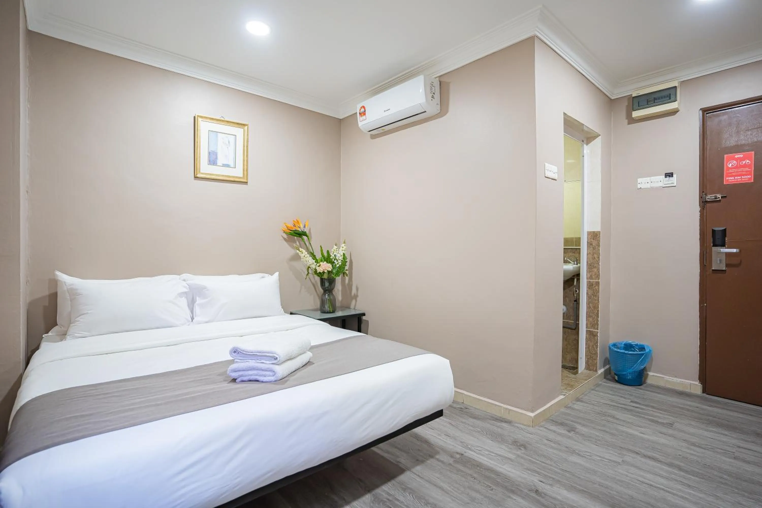 Bed in HOTEL 28 RAPID