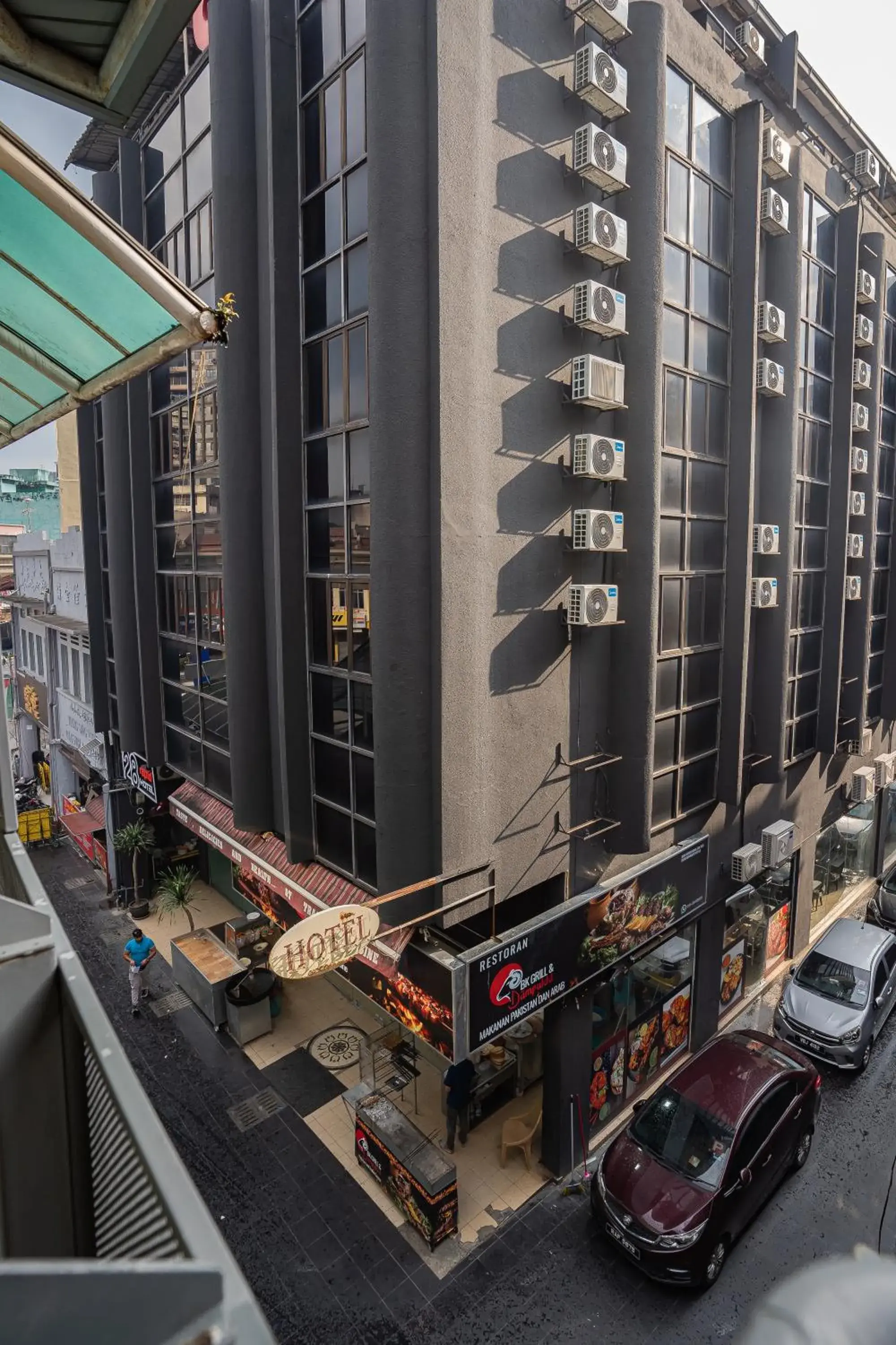 Property building in HOTEL 28 RAPID Property building in HOTEL 28 RAPID