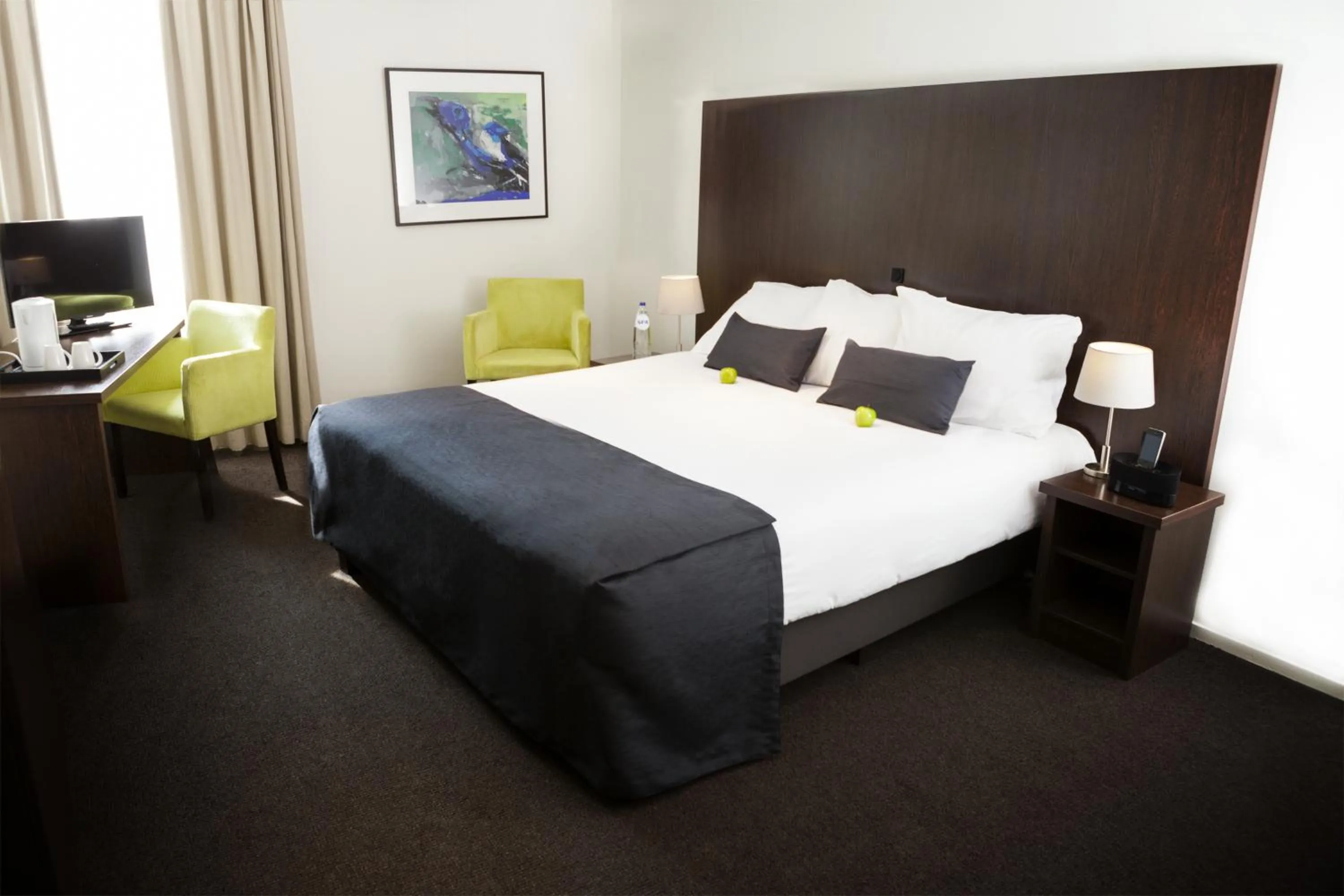 Photo of the whole room, Bed in Sandton Eindhoven Centre - Private parking