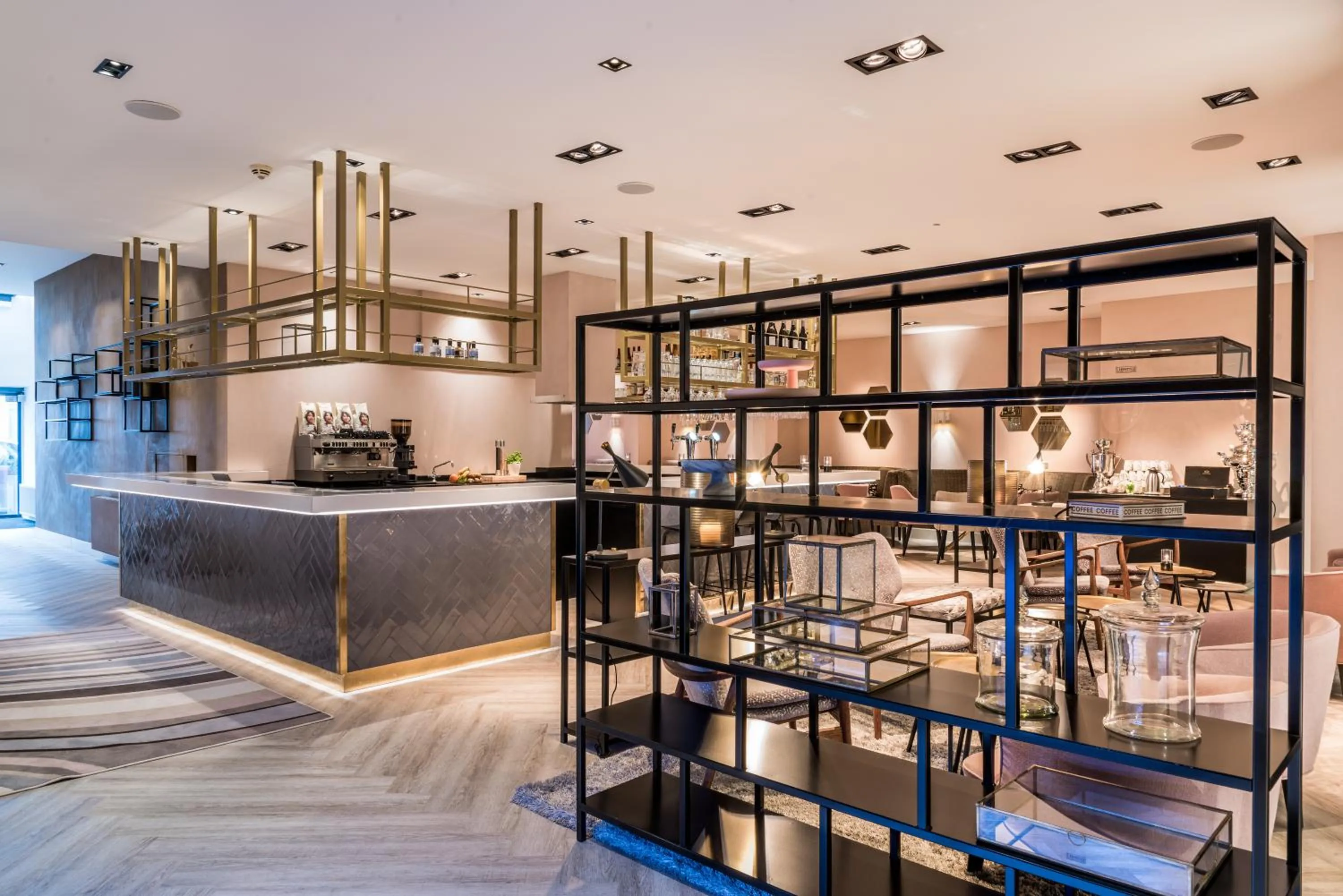 Lobby or reception in Sandton Eindhoven Centre - Private parking