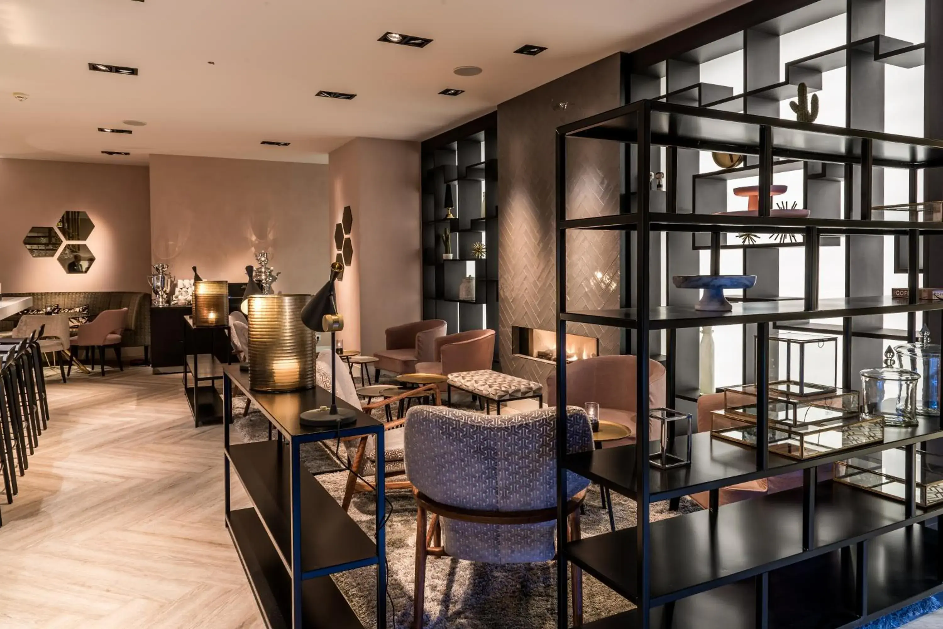 Lounge or bar in Sandton Eindhoven Centre - Private parking Lounge or bar in Sandton Eindhoven Centre - Private parking