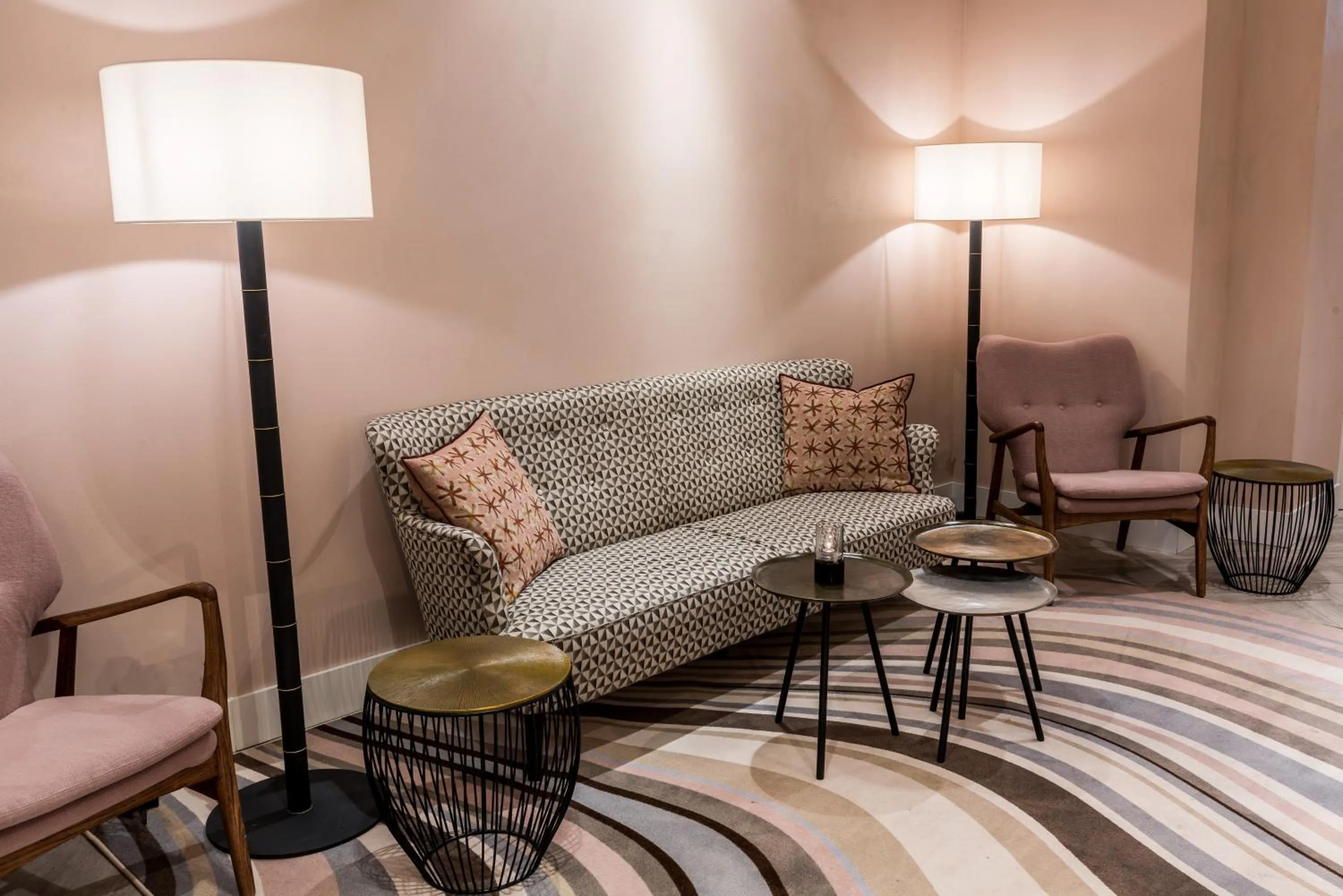 Lounge or bar in Sandton Eindhoven Centre - Private parking