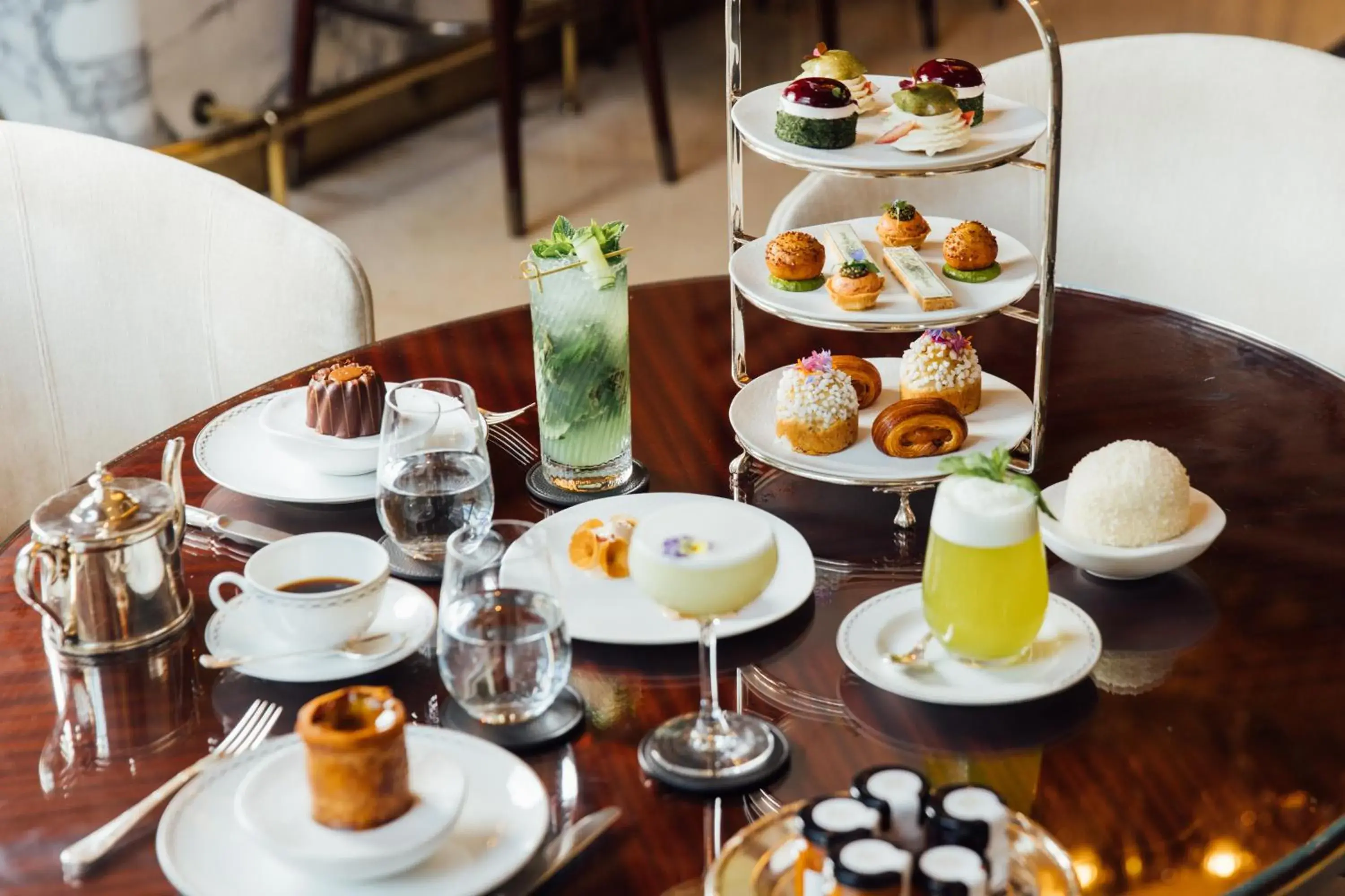 Food and drinks in The Peninsula Paris Food and drinks in The Peninsula Paris