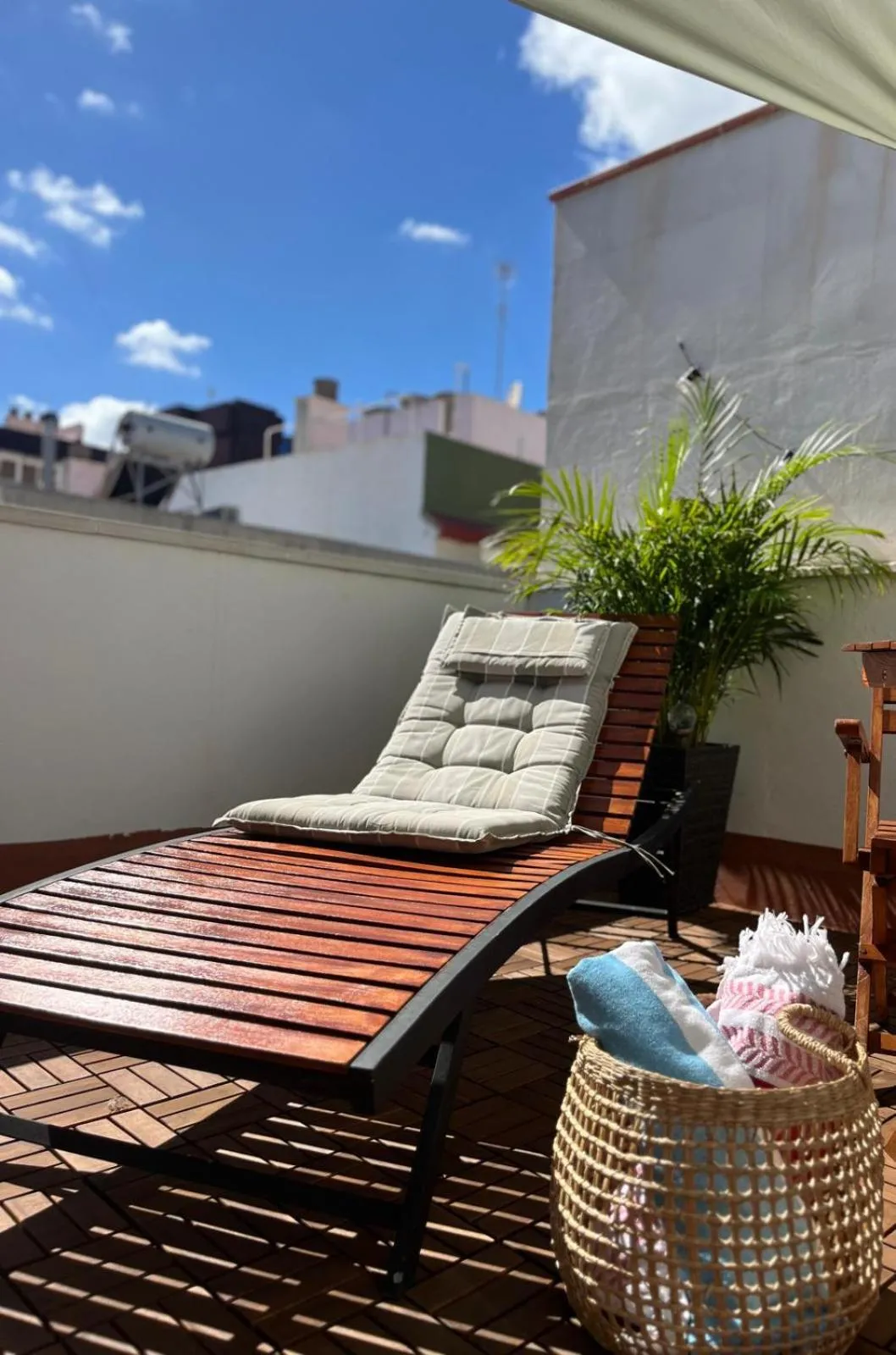 Sunny Cozy & Pretty Penthouse in Central SC